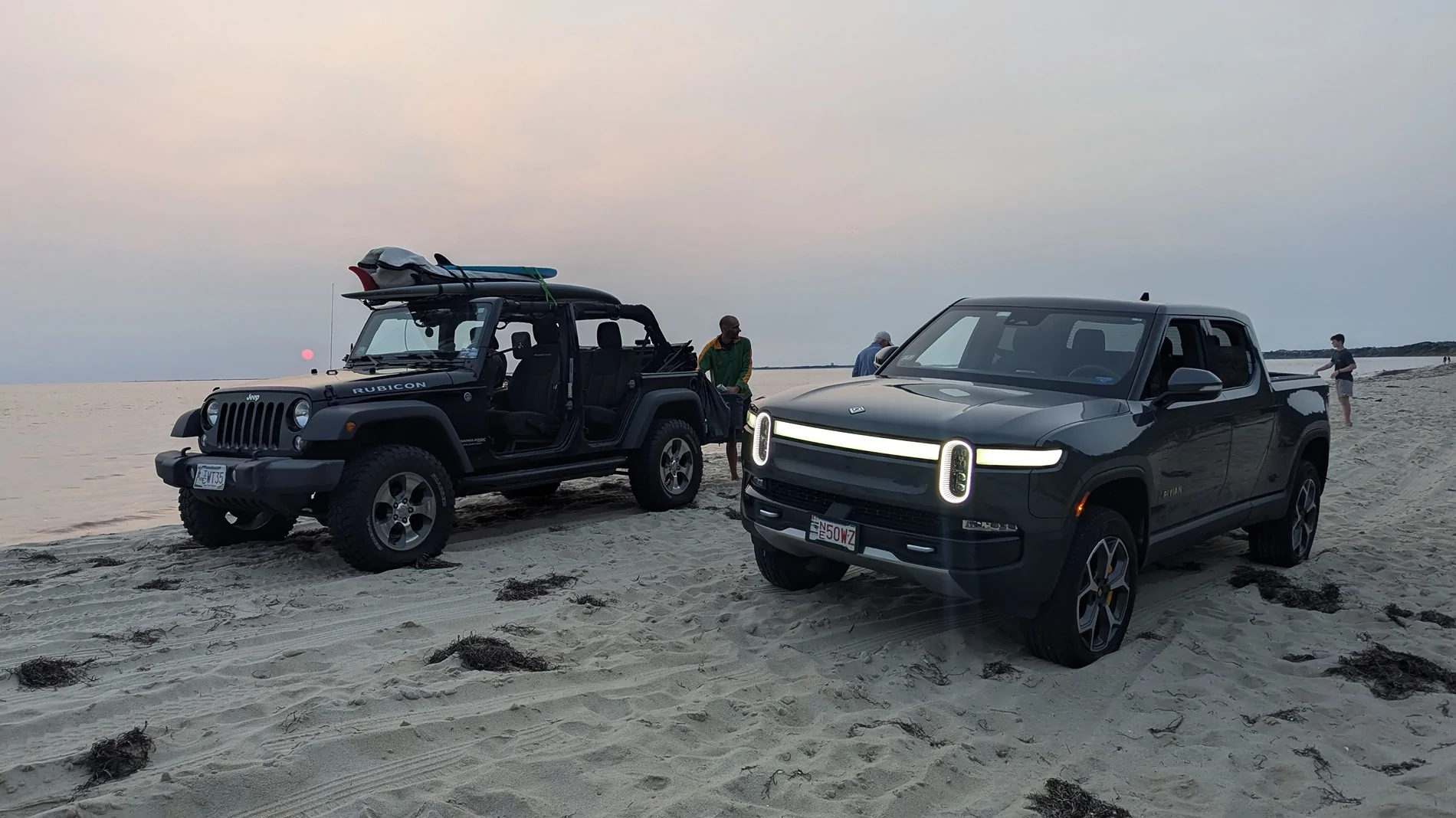 Rivian R1T R1S Sand driving psi minimum PXL_20240813_233303911.MP