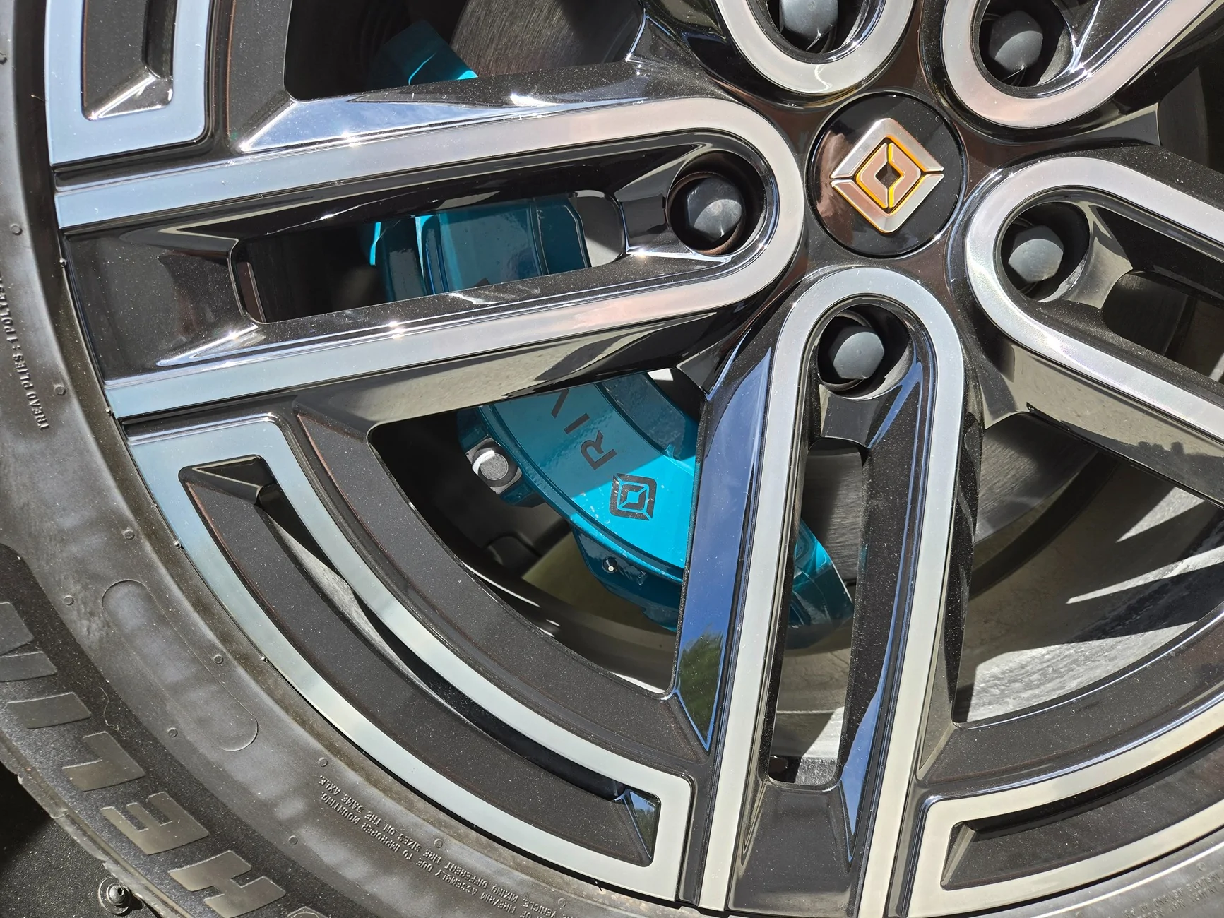 Rivian R1T R1S Help color matching Gen2 Quad Calipers? 20250831_115915