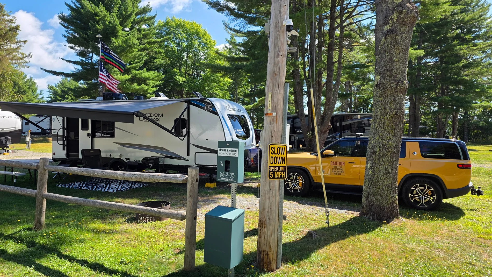 Rivian R1T R1S ? COMPASS YELLOW R1S  Photos 20250831_110545