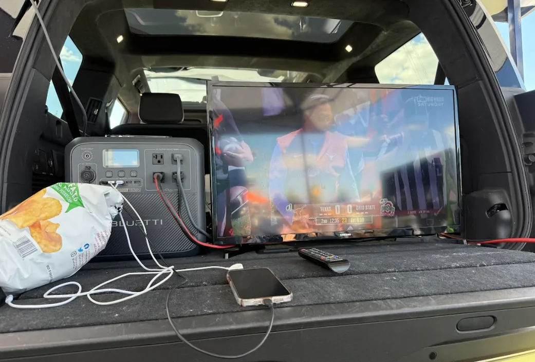 Rivian R1T R1S Flagpole for Tailgating - Anyone Done It With A Rivian? 1756772999096-3d