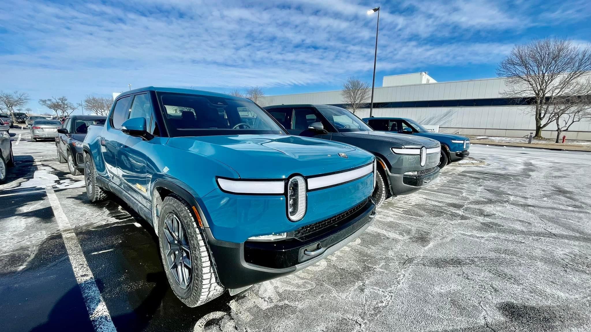Rivian R1T R1S Real Rivian Photos & Videos EA1B85FC-A4DC-46A9-8602-58170831296E
