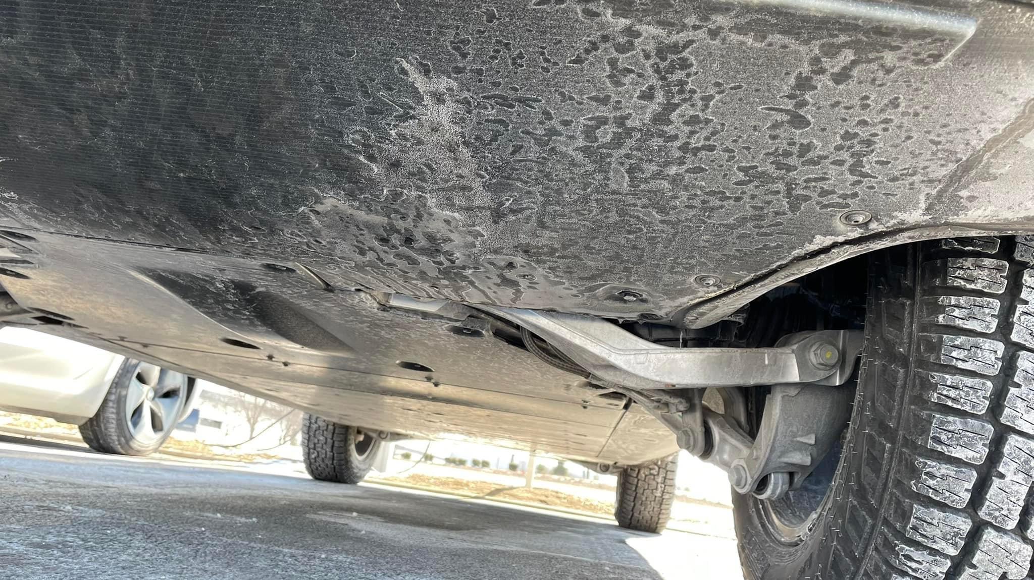 Rivian R1T R1S Pic request: R1T underside / undercarriage with and without Off-Road Upgrade 88E2E35B-4464-4A89-8F39-43228D1D2F9A