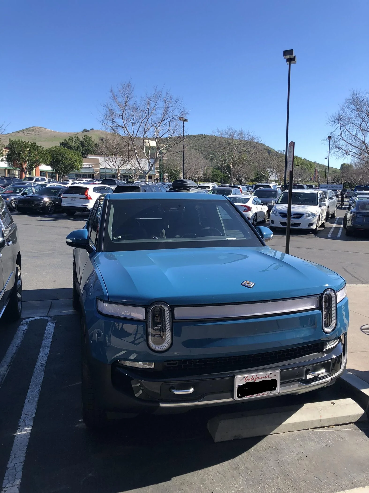 Rivian R1T R1S RIVIAN BLUE Rivian Photos 2E6F3E0B-9561-4F16-8142-5A3342A70E5D