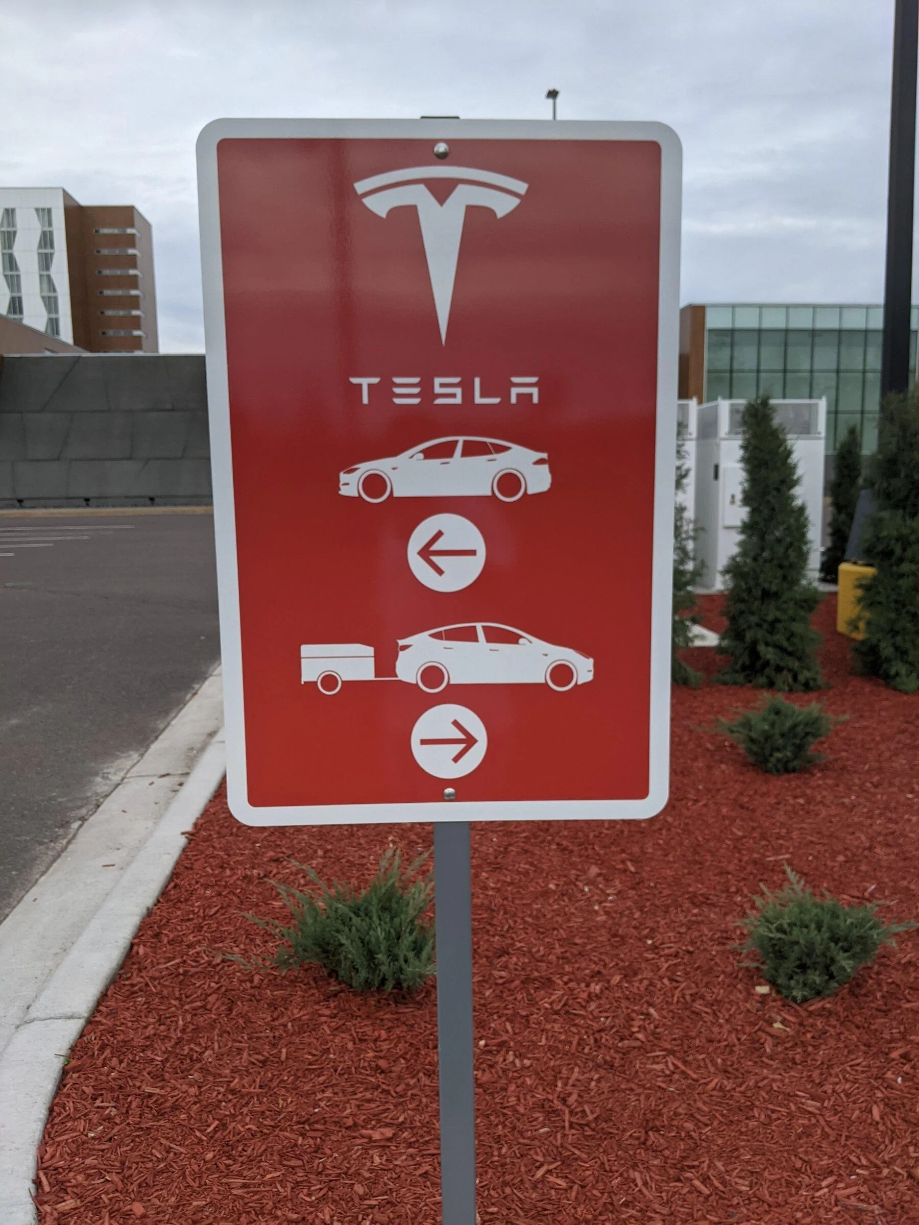 Rivian R1T R1S Let's Petition the Charging Companies to Make Charging While Towing Easier PXL_20211001_193752553