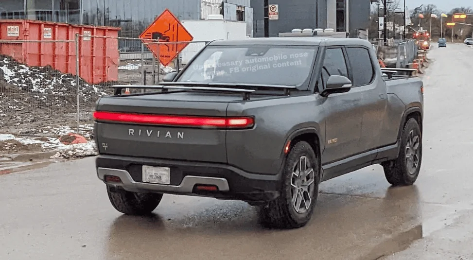Rivian R1T R1S Real Rivian Photos & Videos 1643750004037