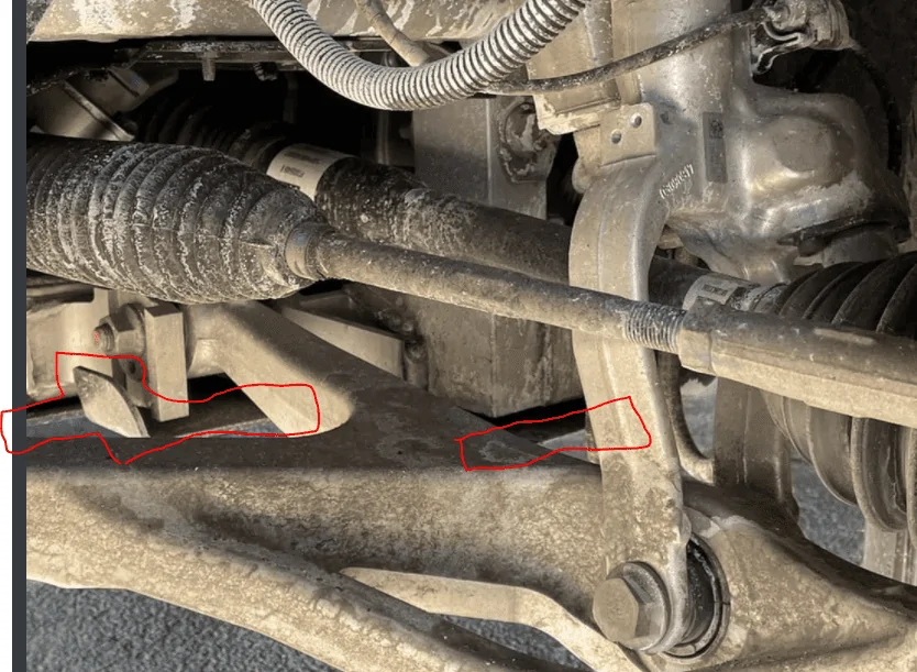 Rivian R1T R1S Pic request: R1T underside / undercarriage with and without Off-Road Upgrade 1643841509973