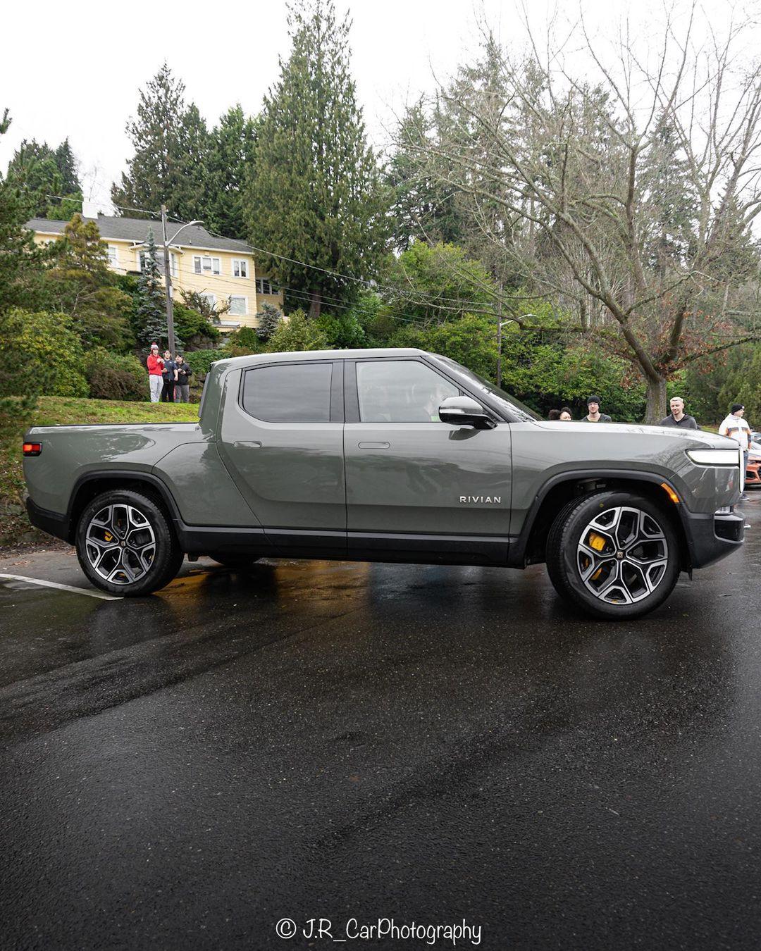 Rivian R1T R1S LAUNCH GREEN R1T Photos 273138294_121320673750799_9101405938705329308_n