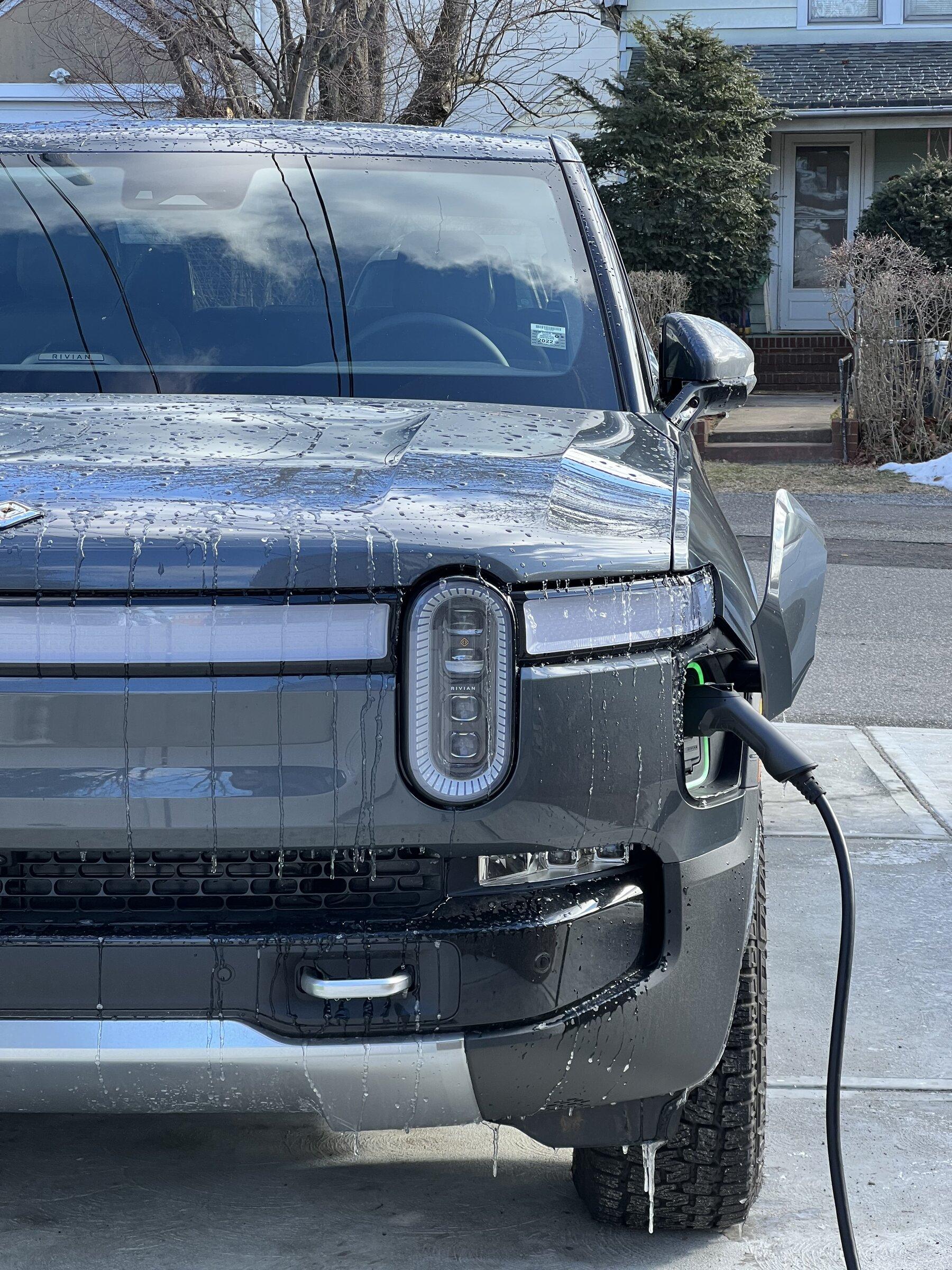 Rivian R1T R1S Improved charging curve included in latest OTA software update BE6E8699-7D0A-448A-893B-7D5DB0440E2E