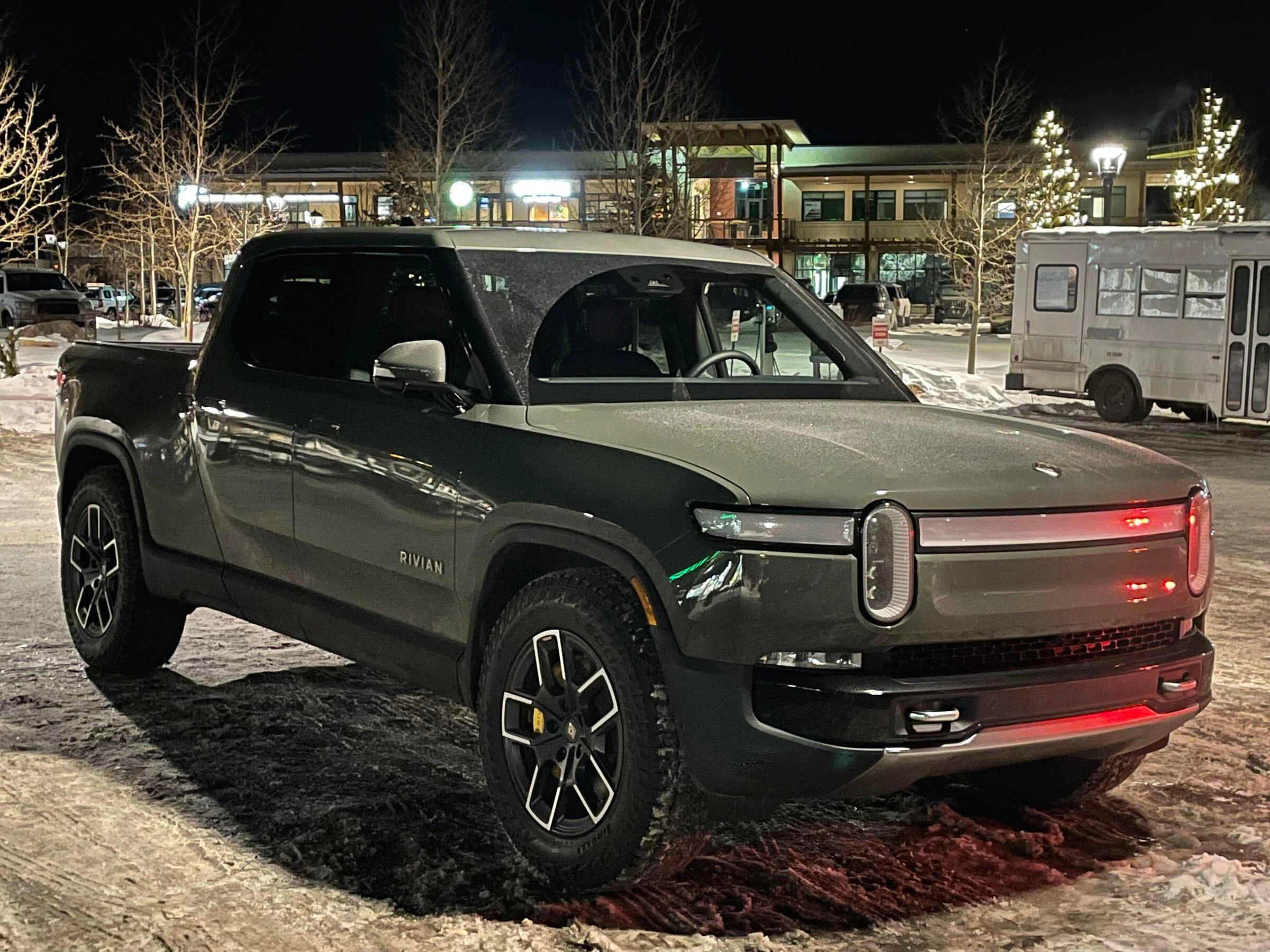 Rivian R1T R1S LAUNCH GREEN R1T Photos wcrx5o8zbbg81