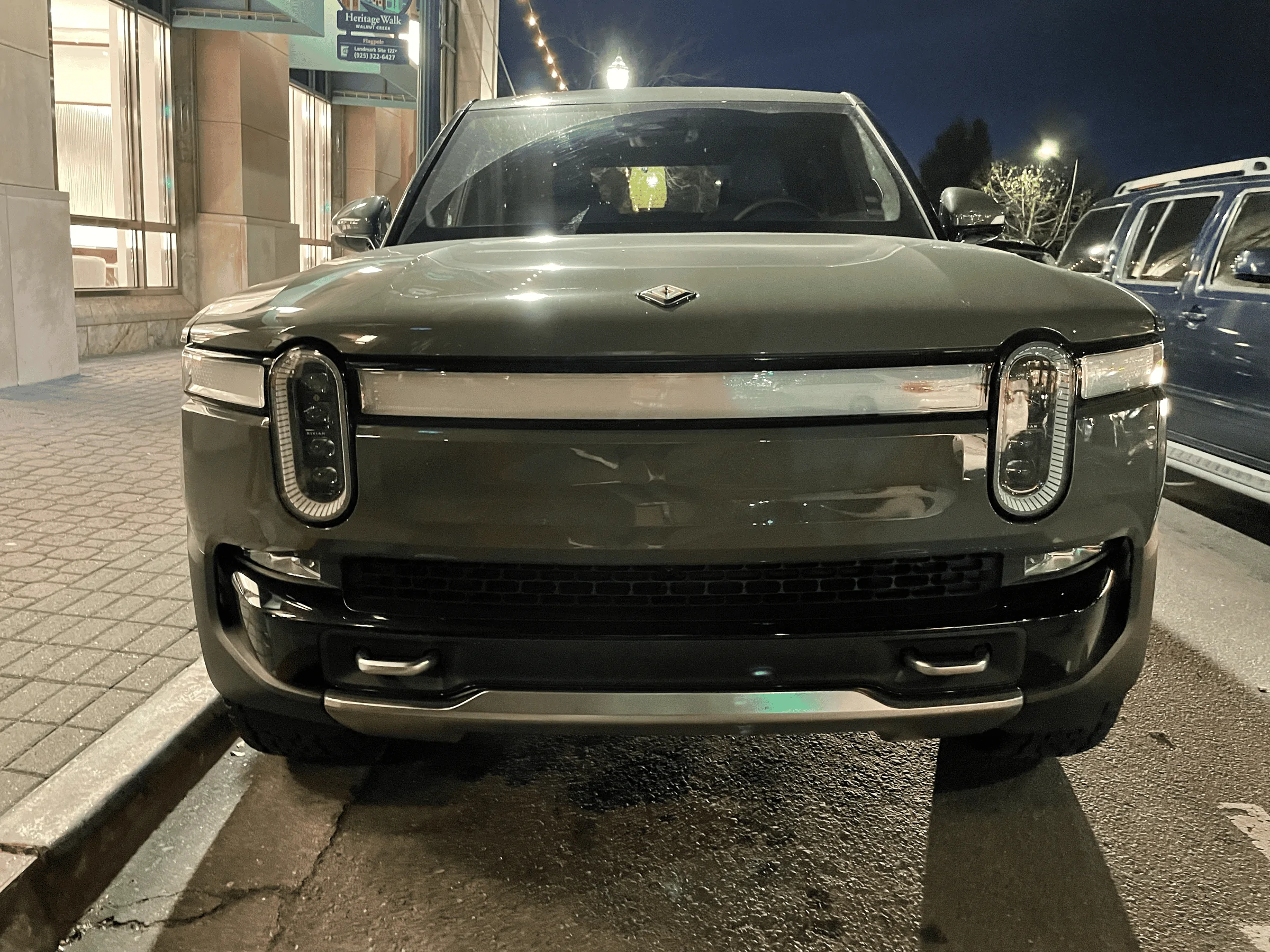 Rivian R1T R1S LAUNCH GREEN R1T Photos tempImagekyE6vJ