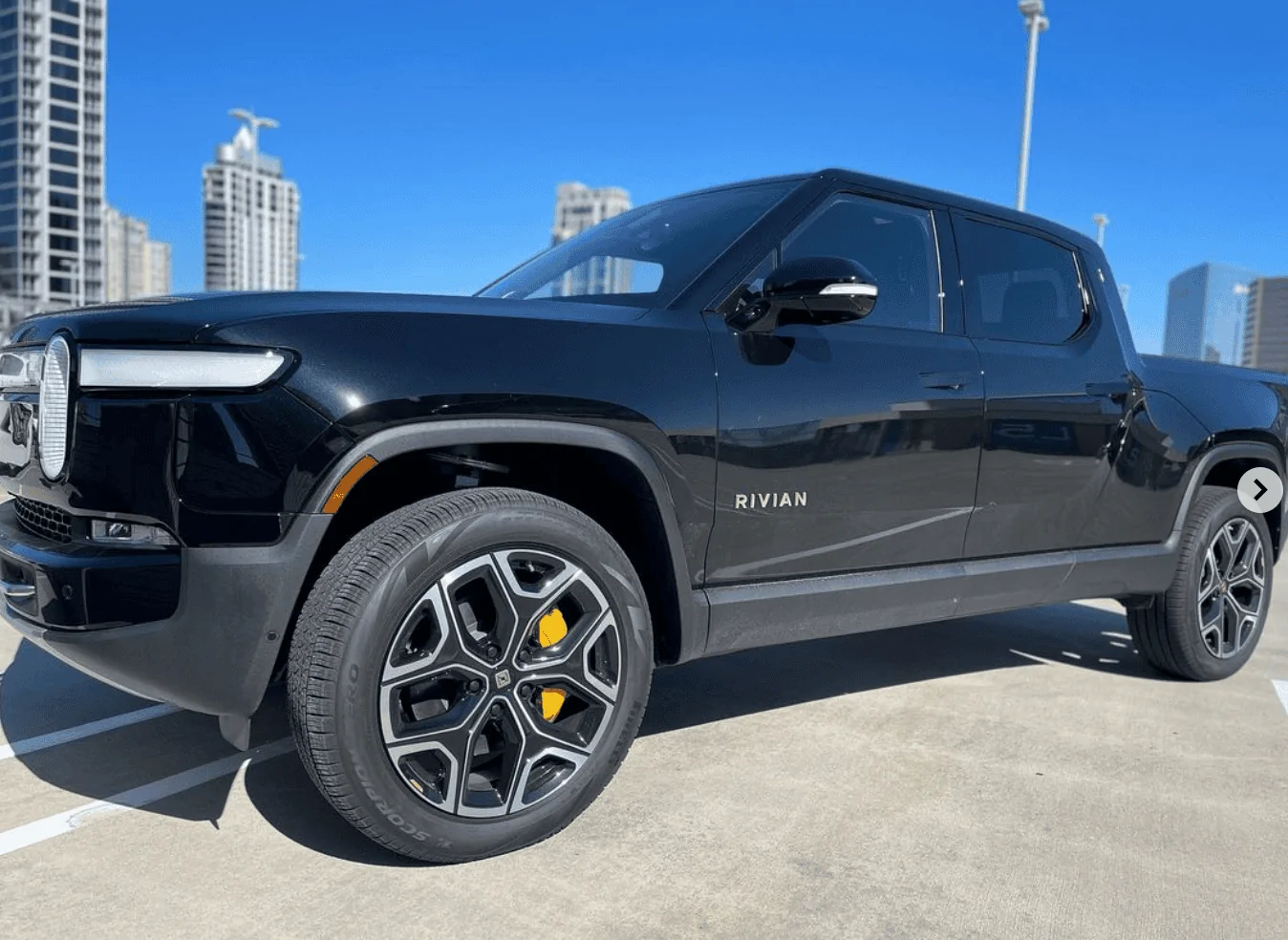 Rivian R1T R1S MIDNIGHT (Black) Rivian Photos Screen Shot 2022-02-07 at 2.46.24 PM