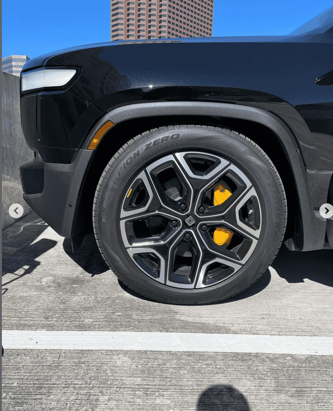 Rivian R1T R1S MIDNIGHT (Black) Rivian Photos Screen Shot 2022-02-07 at 2.46.57 PM