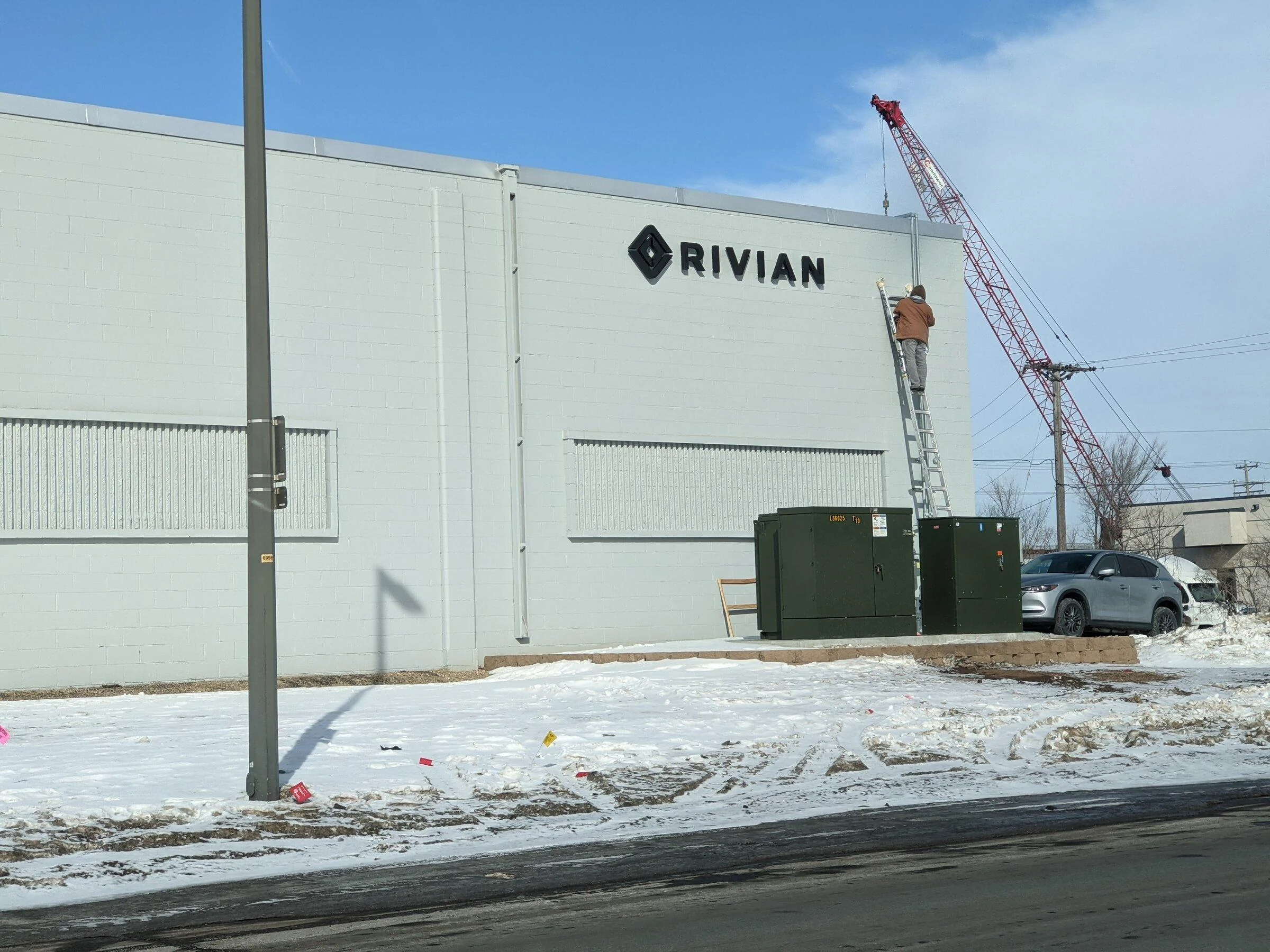 Rivian R1T R1S Rivian Service Centers / Retail Locations List / Other Facilities (Pics & Updates) PXL_20220208_191145632