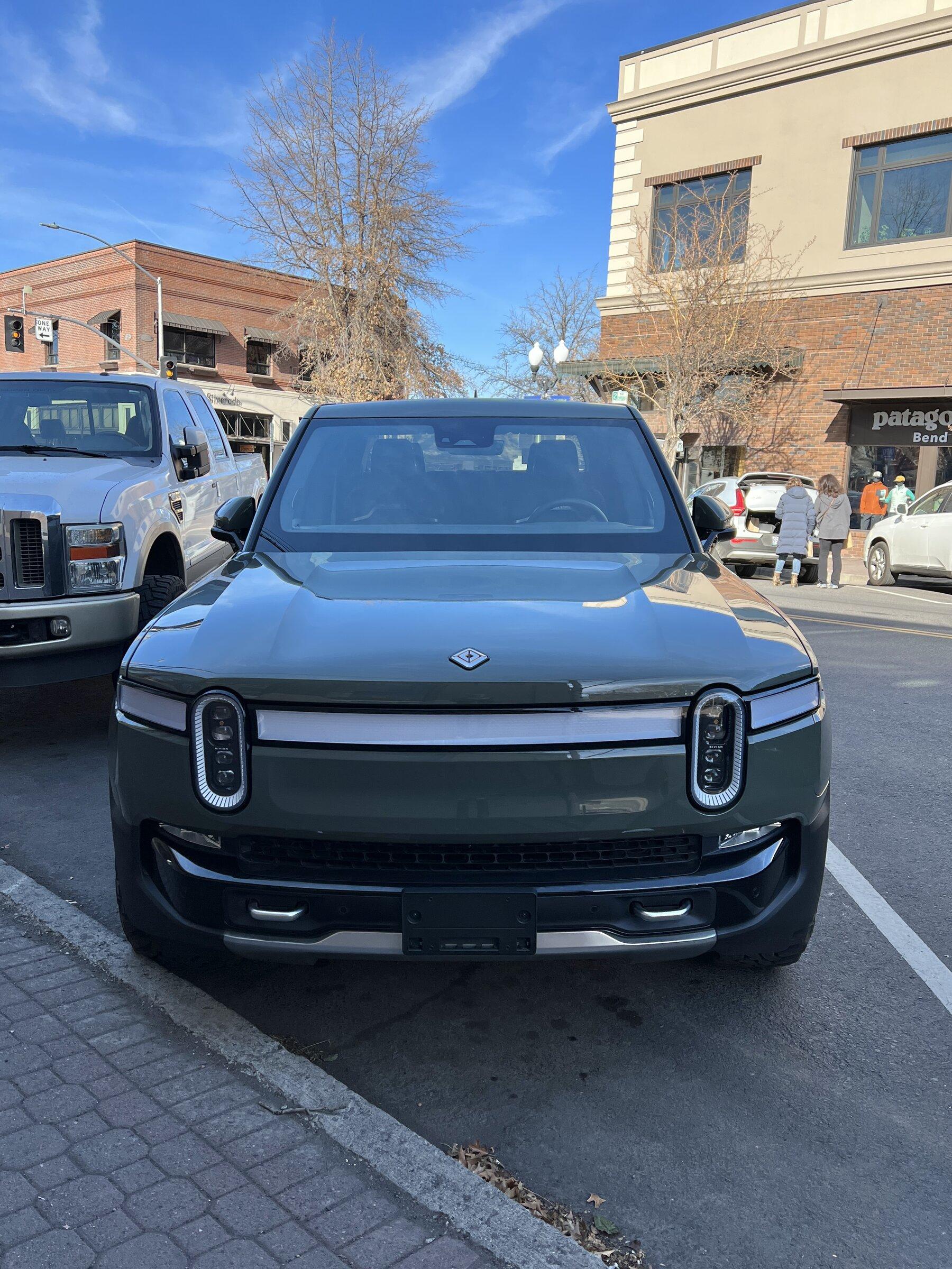 Rivian R1T R1S Bend, Oregon Delivery! 15787B49-51E0-4DB7-8DC2-A38A67466E93_1_201_a