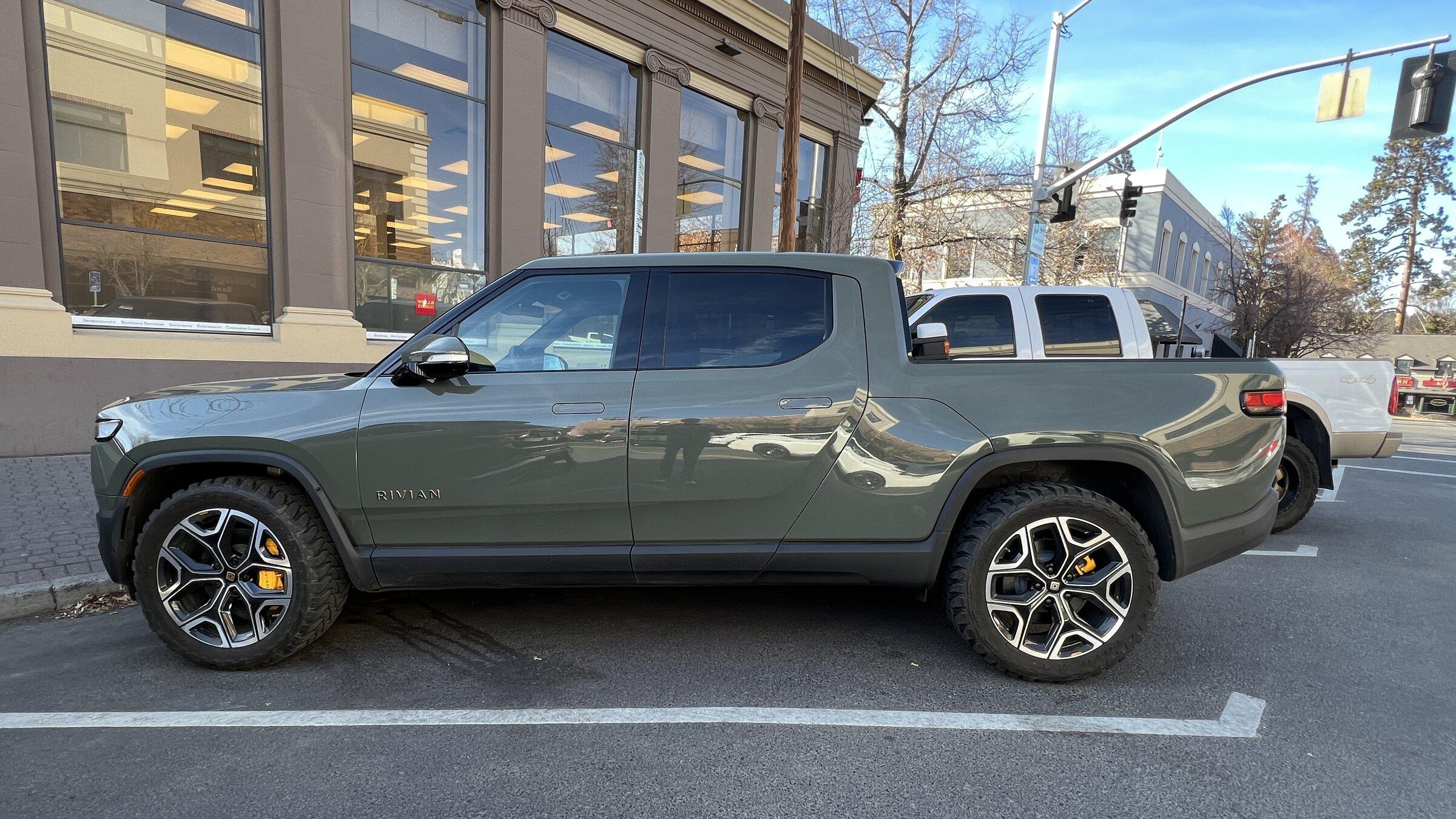 Rivian R1T R1S Bend, Oregon Delivery! B03965AC-EB9D-495A-A9A7-B0C026436F49_1_201_a