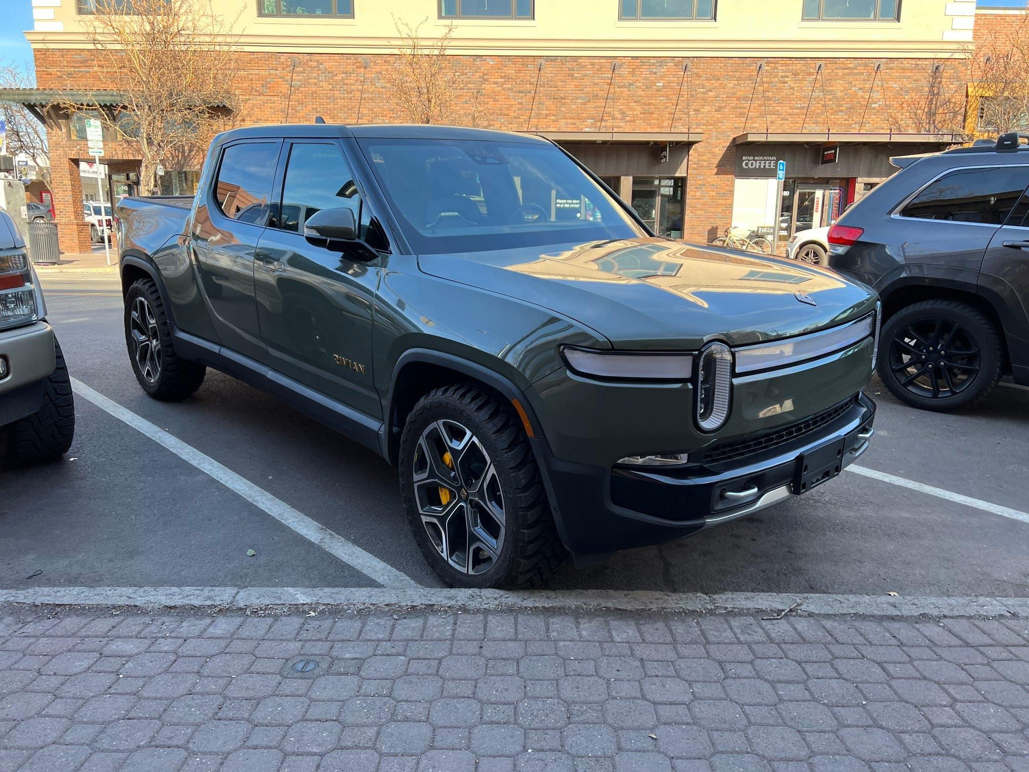 Rivian R1T R1S LAUNCH GREEN R1T Photos 273442652_10220683083327446_1071713028514949960_n