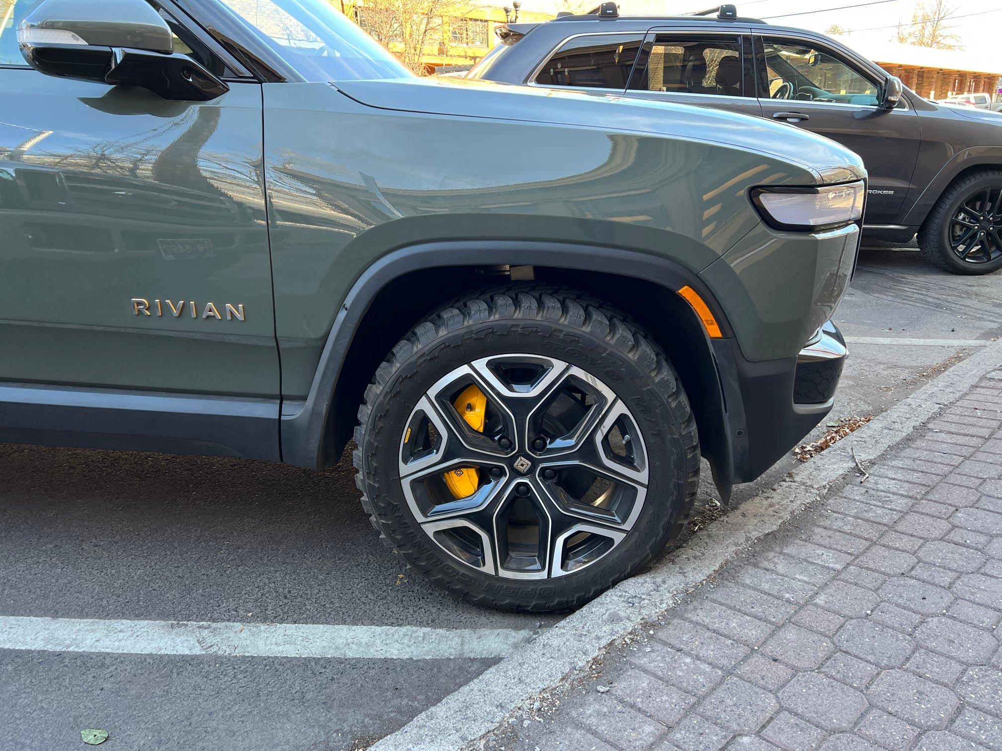 Rivian R1T R1S LAUNCH GREEN R1T Photos 273599111_10220683082527426_5964951249752877965_n