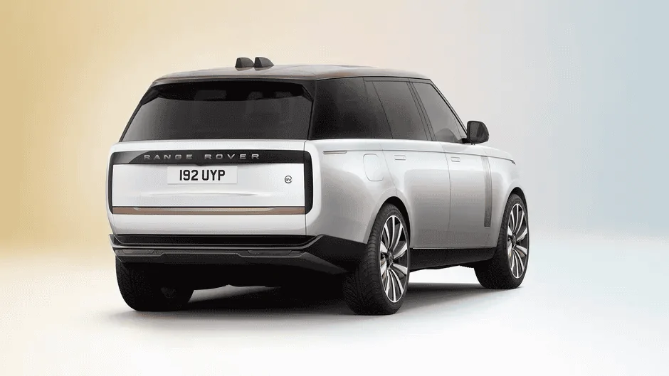 Rivian R1T R1S R1S in the Wild 1644728588739