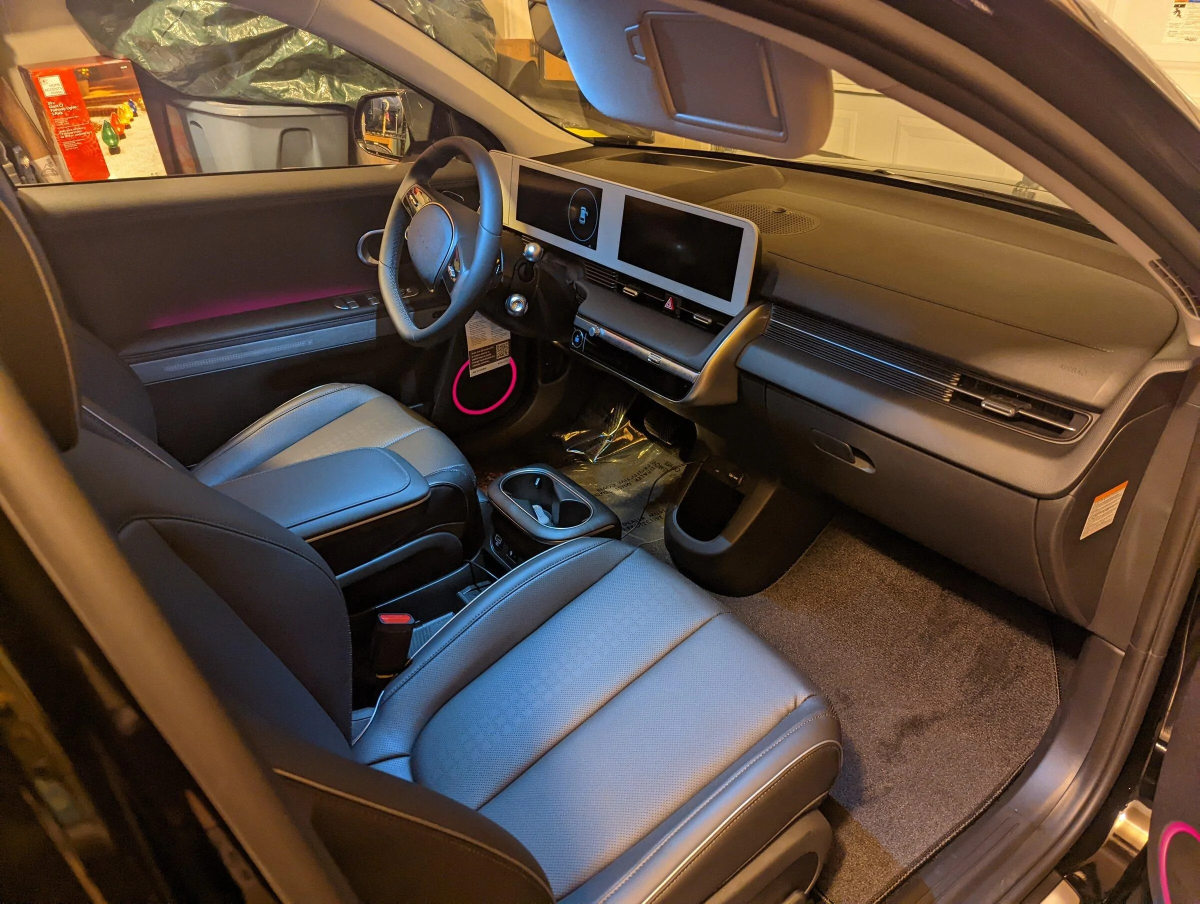 Rivian R1T R1S Hyundai Ioniq 5 PXL_20220214_012759829