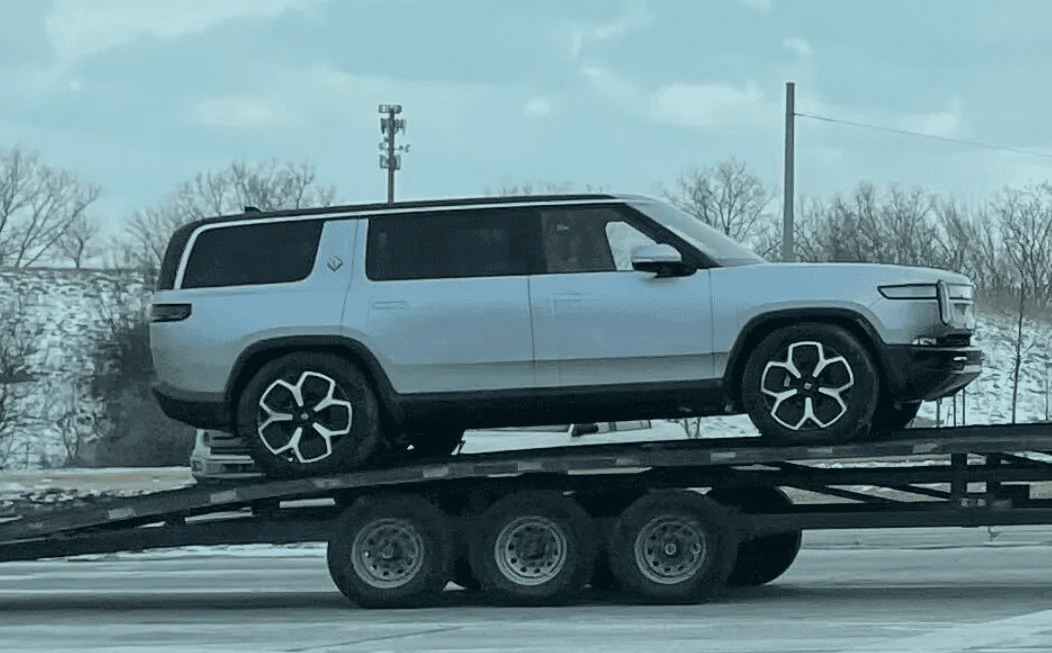 Rivian R1T R1S Real Rivian Photos & Videos 1644968820739