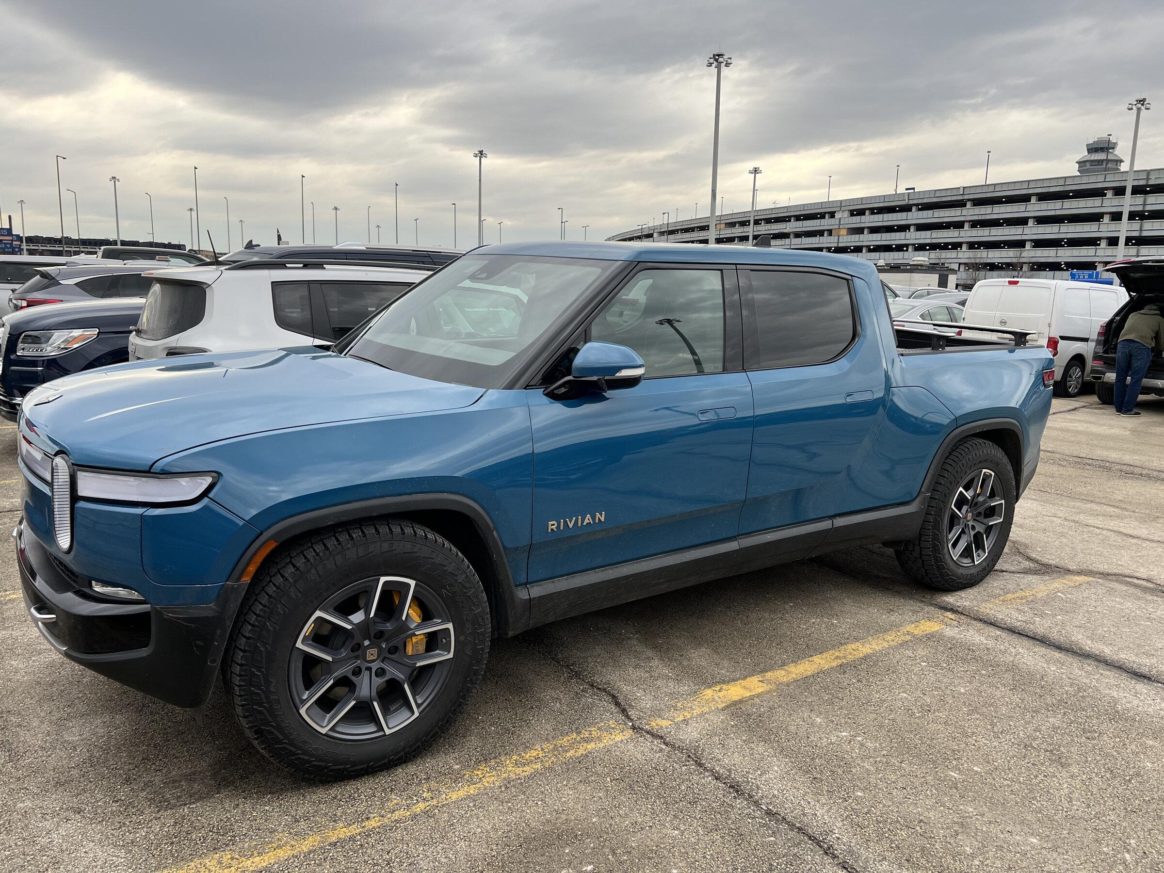 Rivian R1T R1S Real Rivian Photos & Videos 806B0603-87A3-4D94-8076-BD62116EAF7E