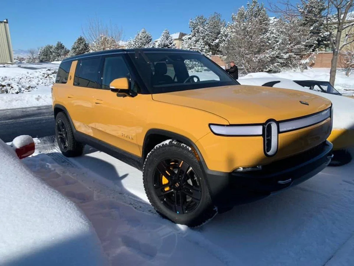 Rivian R1T R1S R1S in Compass Yellow - First Sighting! Compass Yellow Rivian R1S 5