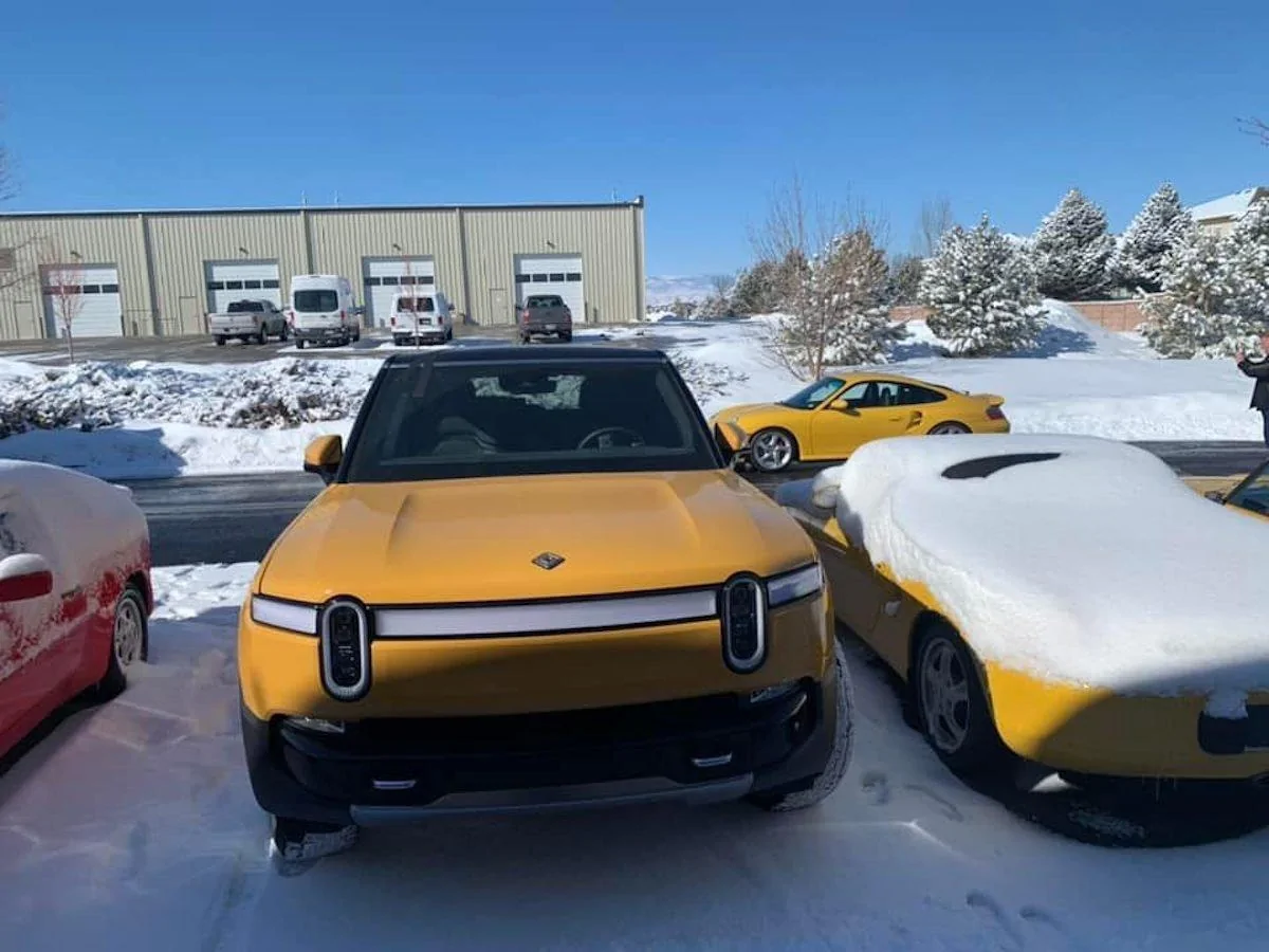 Rivian R1T R1S R1S in Compass Yellow - First Sighting! Compass Yellow Rivian R1S 4