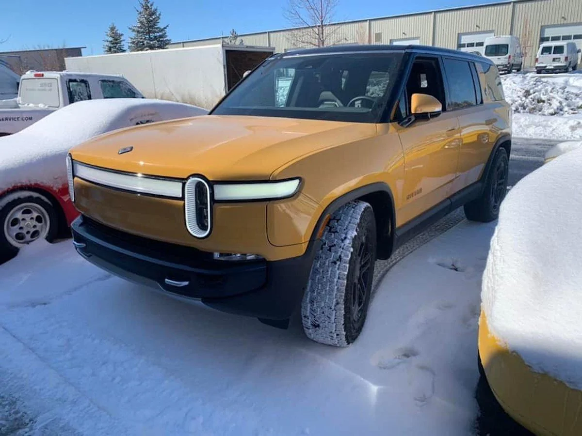 Rivian R1T R1S R1S in Compass Yellow - First Sighting! Compass Yellow Rivian R1S 1