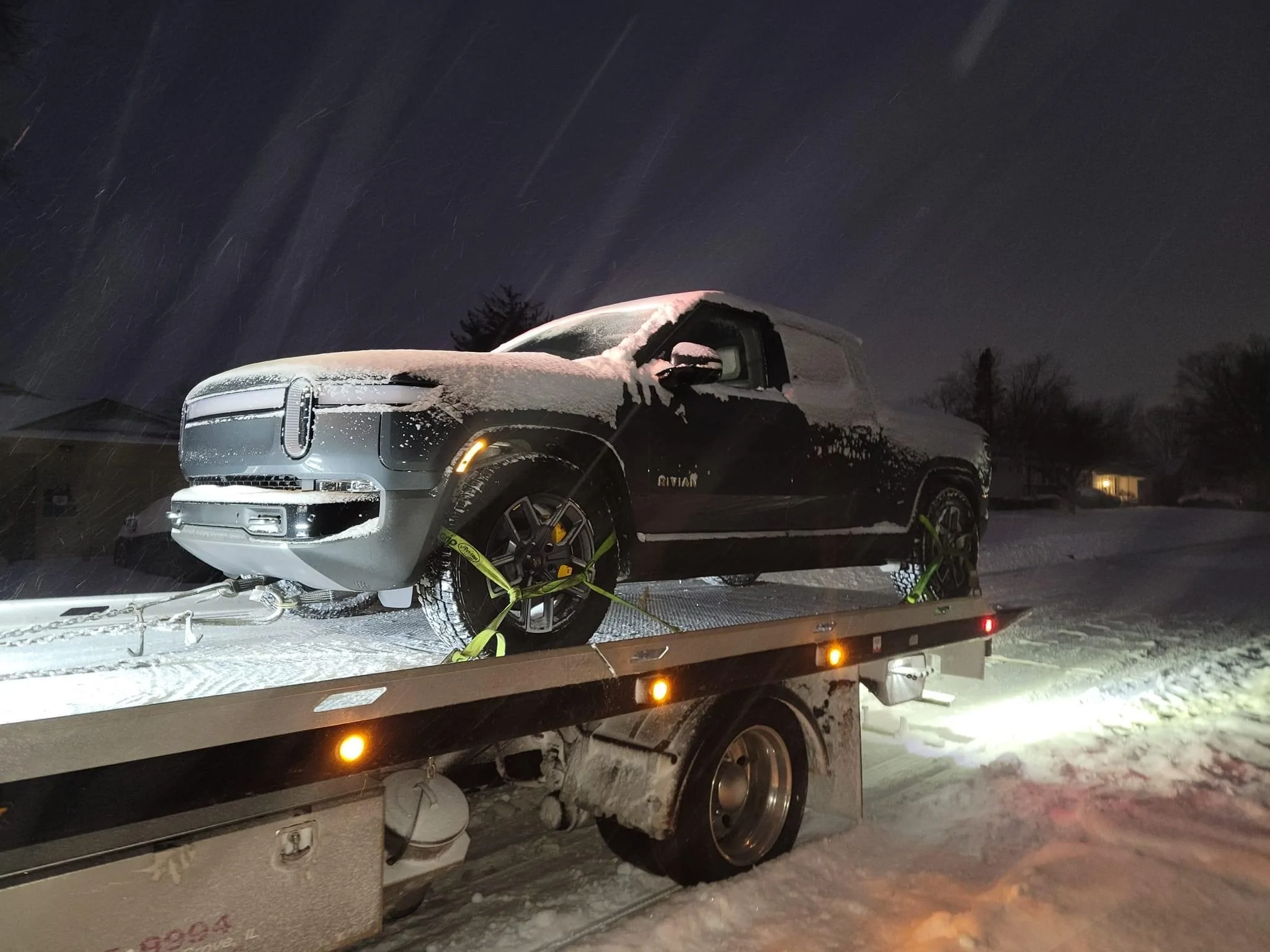 Rivian R1T R1S Real Rivian Photos & Videos CED679DB-940B-477D-B87A-E403520AEDF3