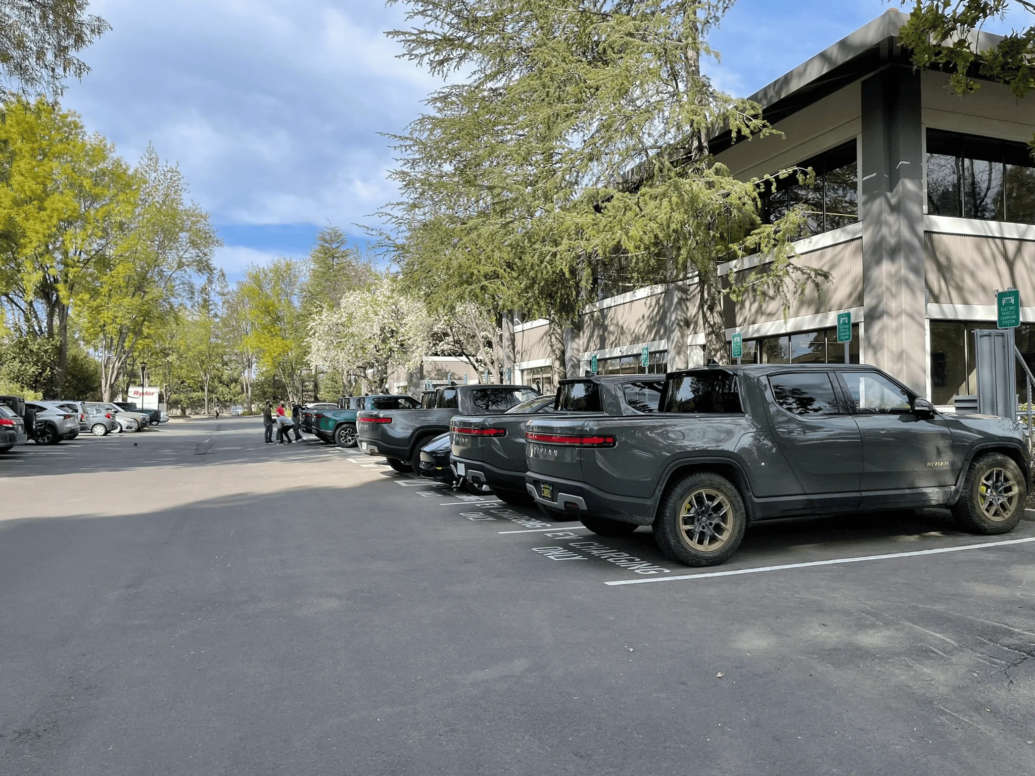 Rivian R1T R1S Real Rivian Photos & Videos 1645591237031
