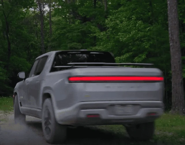Rivian R1T R1S New Story: Rivian Tech Headroom Riv 2