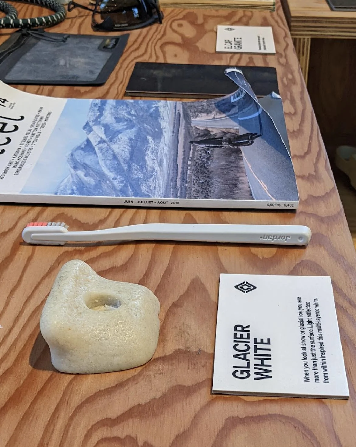 Rivian R1T R1S GLACIER WHITE R1T  Photos 40C10D5C-9BD9-46F1-86CC-9EDE9709FFE5