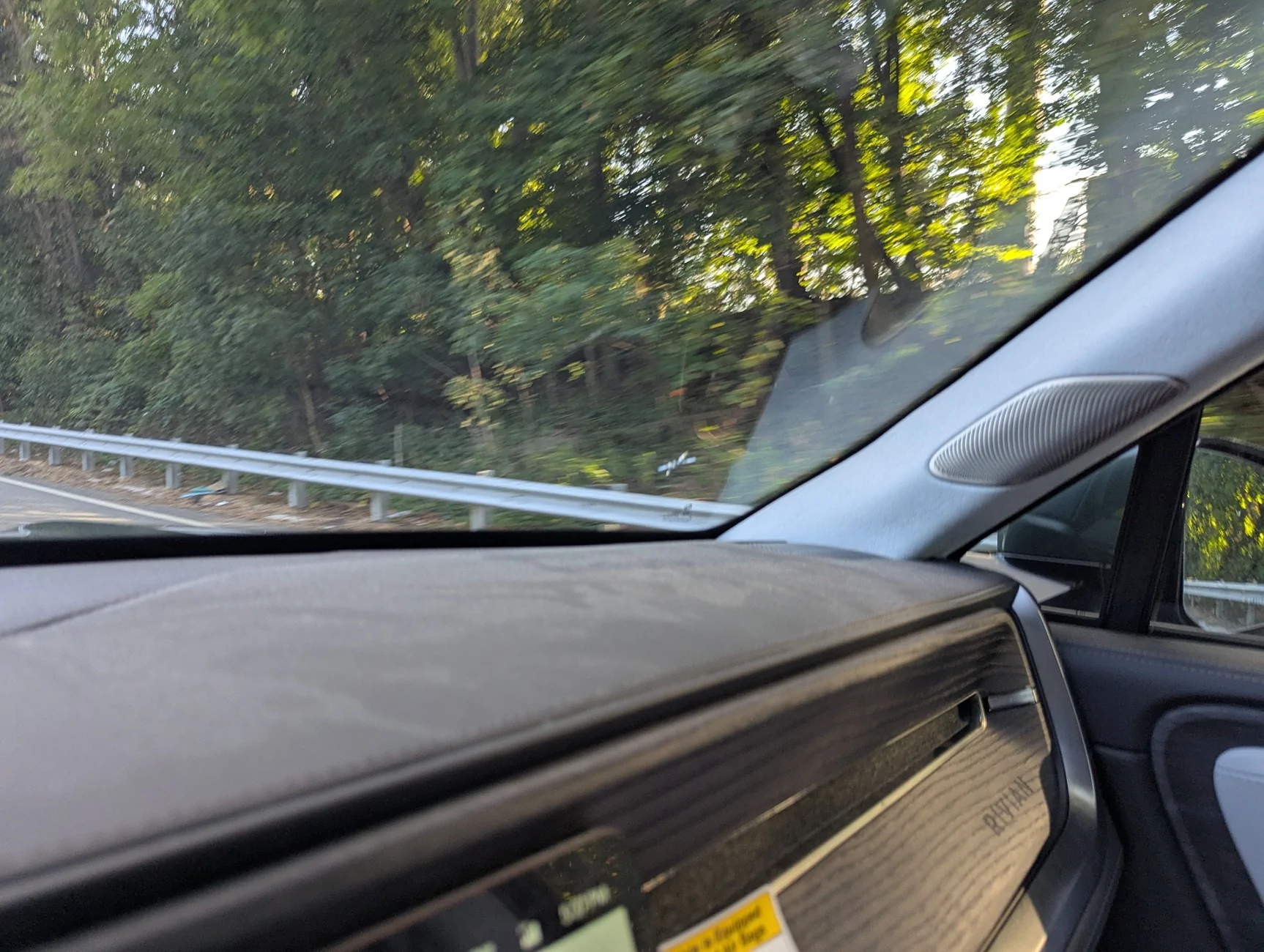 Rivian R1T R1S Windshield replacement - Safelite -- aftermarket vs OEM glass? PXL_20250903_213727600