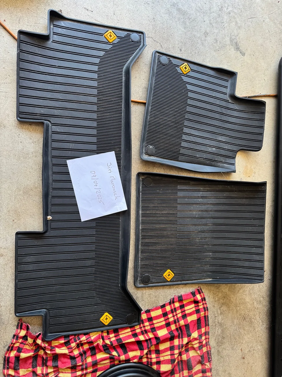 Rivian R1T R1S Gear for sale - steps, PPF, mats, emblems etc IMG_3552