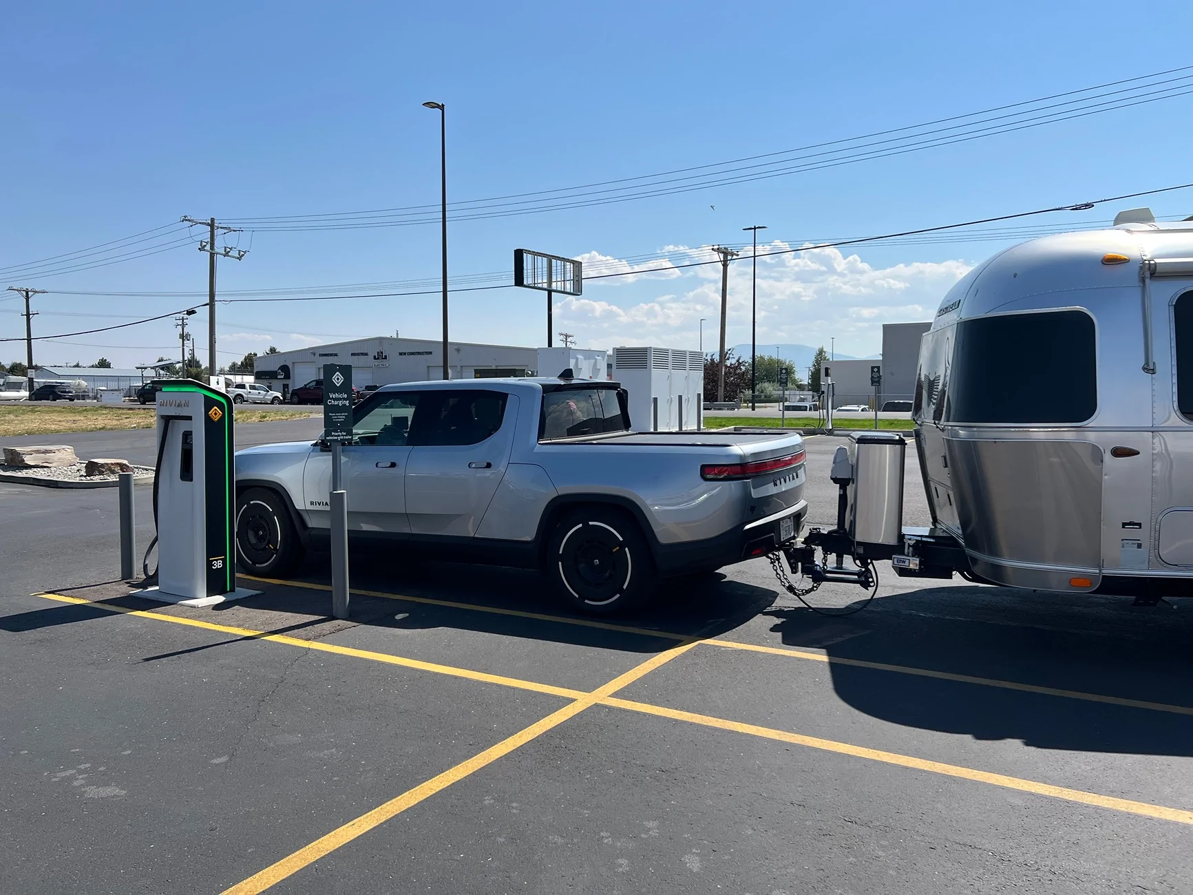 Rivian R1T R1S Rivian / Airstream Towing Experience IMG_4266