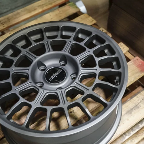 Rivian R1T R1S Any CR R1T owners with bronze wheels? 8%205LUG%20ET46%20ANTHRACITE5:GLP-card?aemtype=gl