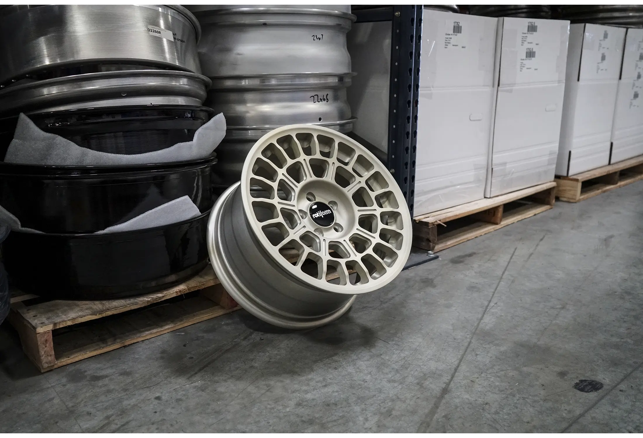 Rivian R1T R1S Any CR R1T owners with bronze wheels? D%20W%20SINGLE%20TINT%20A2?$2200x1500$&aemtype=gd