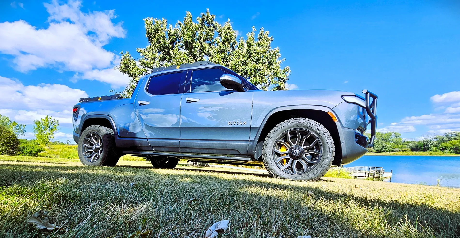 Rivian R1T R1S The R1T went outside to touch grass (and look pretty) 20250905_152735