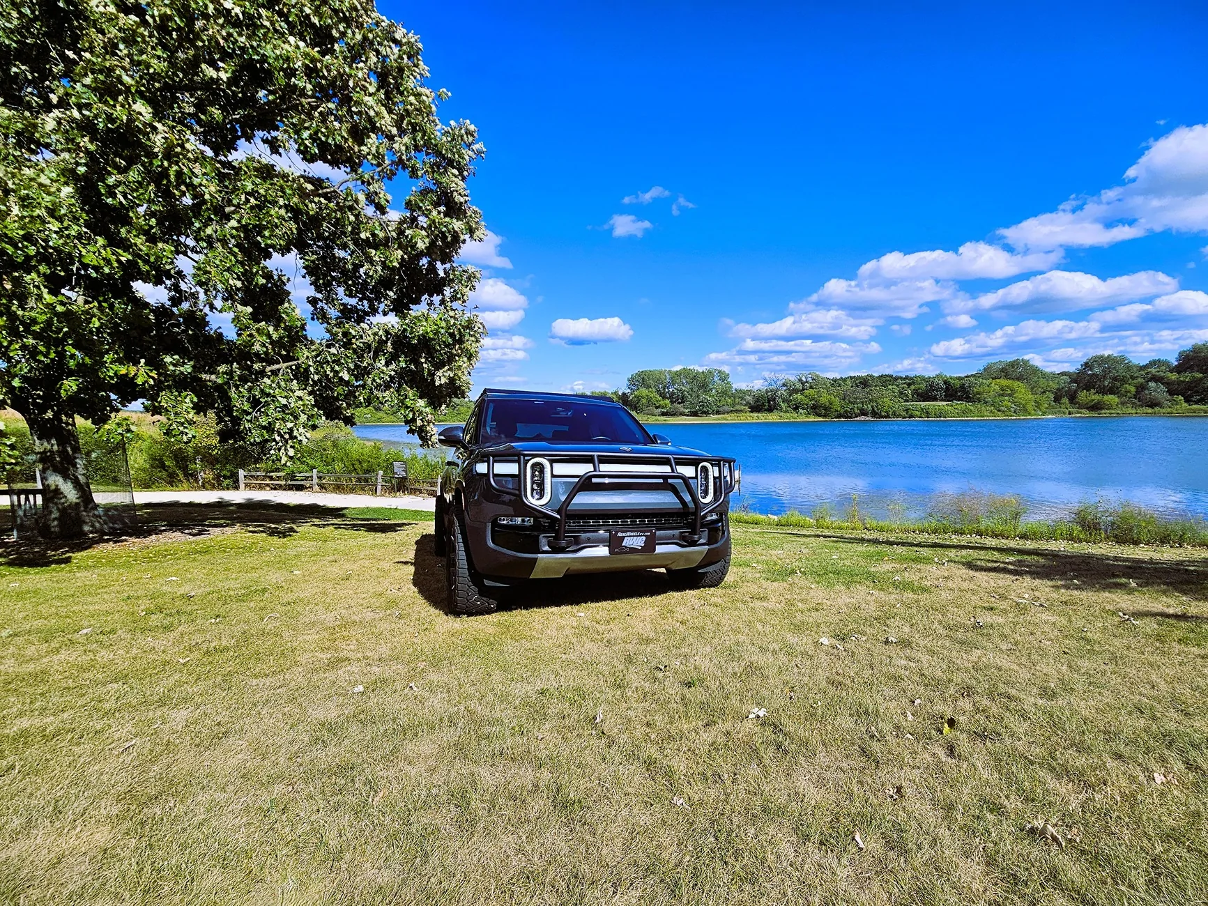 Rivian R1T R1S The R1T went outside to touch grass (and look pretty) 20250905_153209