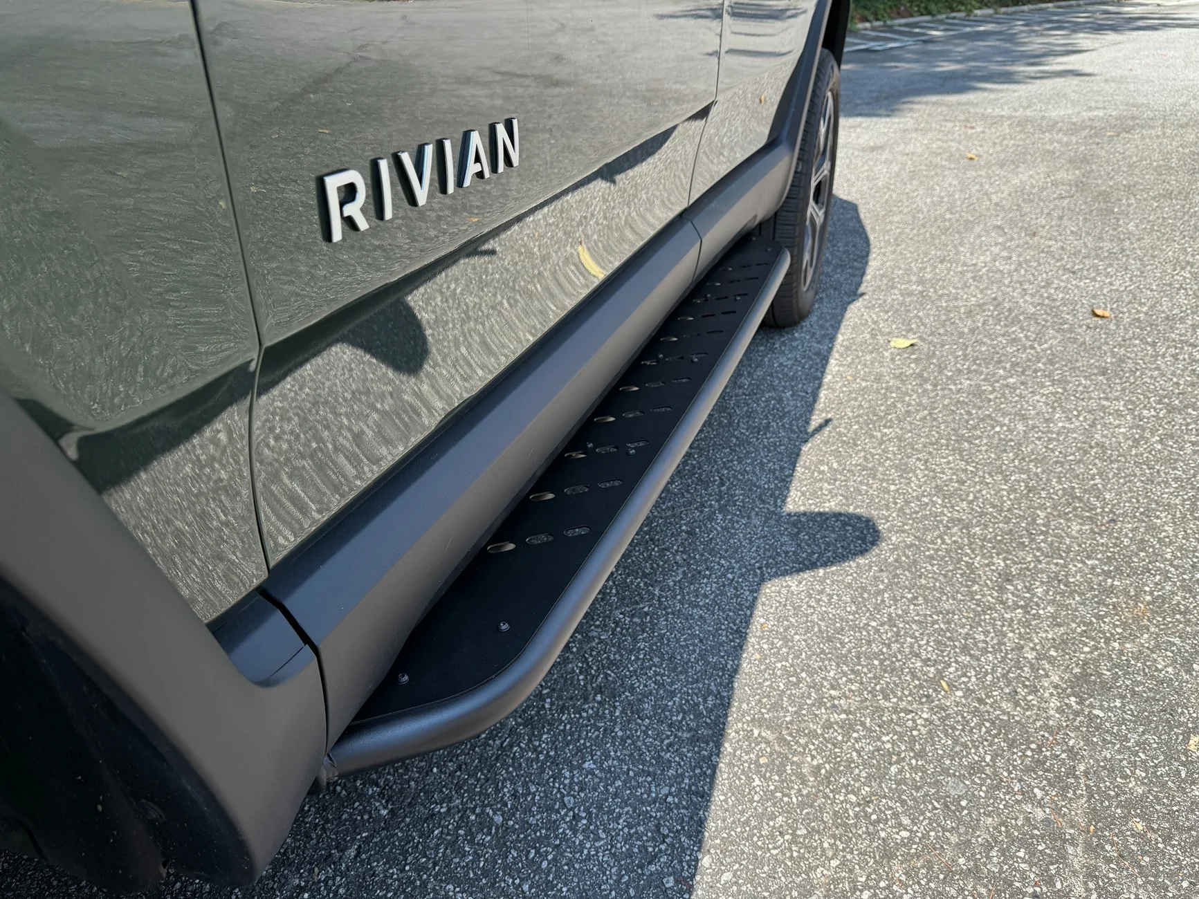 Rivian R1T R1S Rivian R1S gets EV Sportline Rock Slider / Running Boards - Step up & Protect! 4