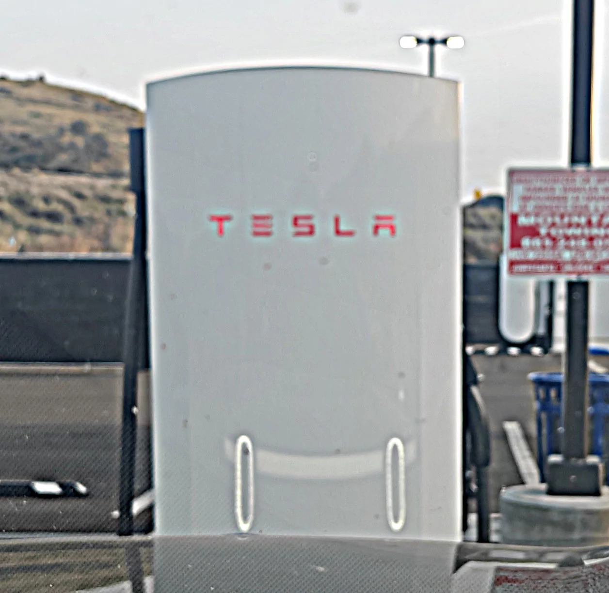 Rivian R1T R1S Tesla Chargers - Reach issue 2025-03-29-18.26.51