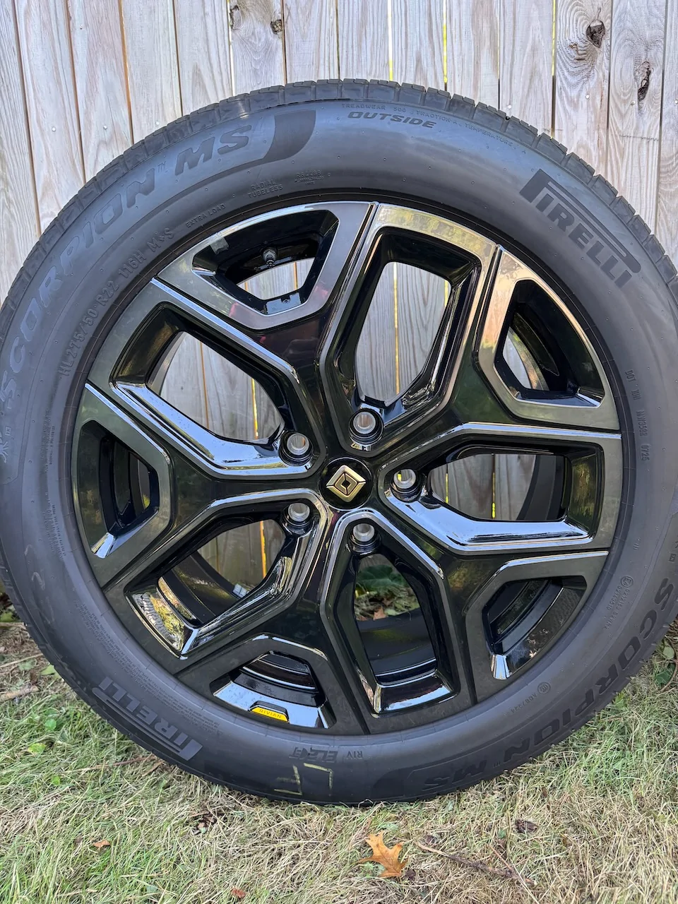 Rivian R1T R1S FS 22" Sport Darks - complete set - 50% off tire3
