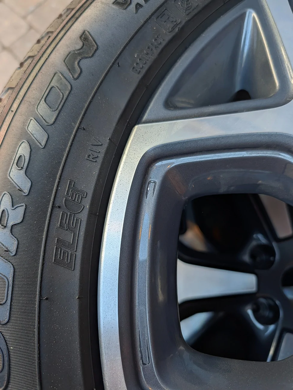 Rivian R1T R1S 21" stock wheels PXL_20250913_234210169
