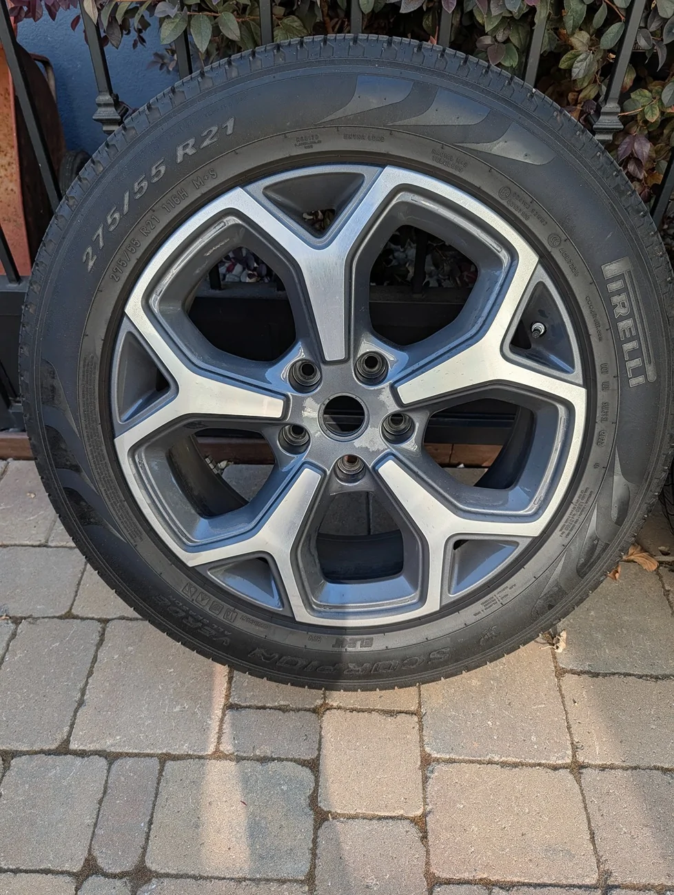 Rivian R1T R1S 21" stock wheels PXL_20250913_233708005