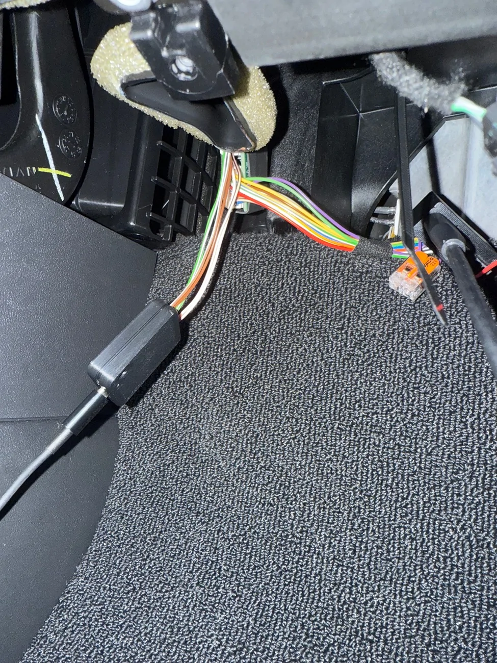 Rivian R1T R1S EV Play + Comma 3x install - advice IMG_6203