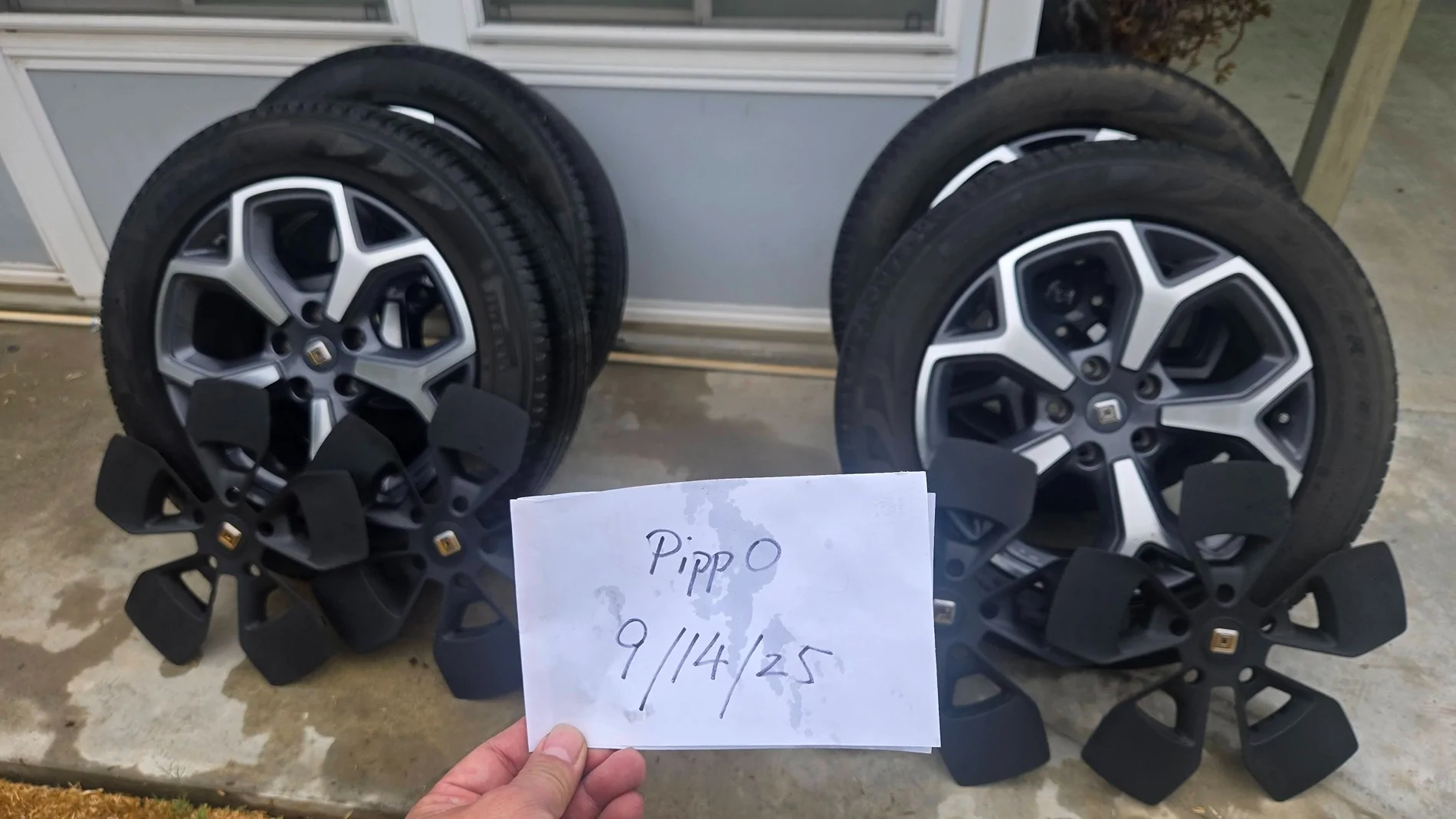 Rivian R1T R1S FS: Used 21" wheel - as set or individual 20250914_112304
