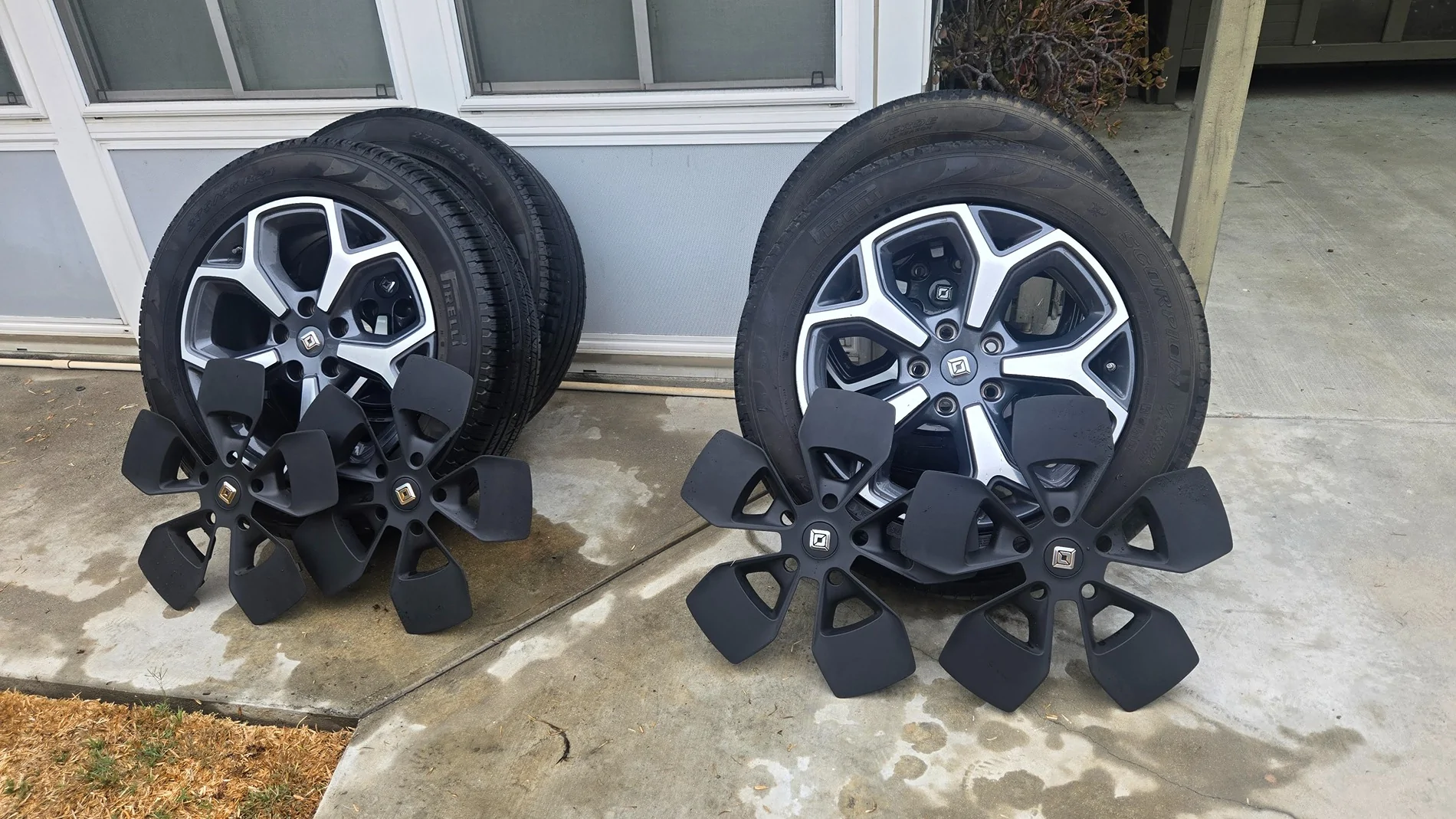 Rivian R1T R1S FS: Used 21" wheel - as set or individual 20250914_112235