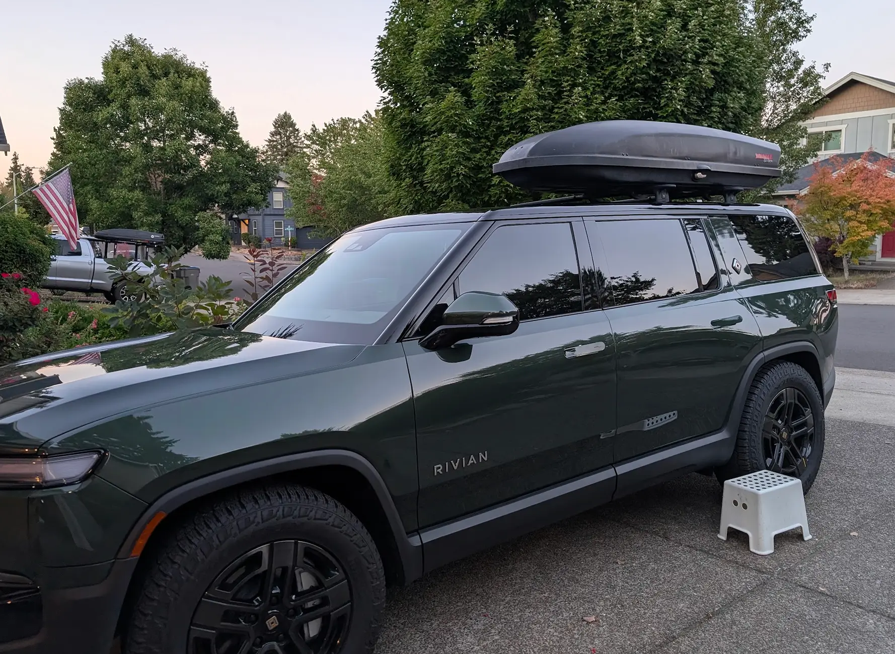 Rivian R1T R1S Yakima Skybox 21 - Will it fit on roof Screenshot 2025-09-16 at 7.05.49 AM