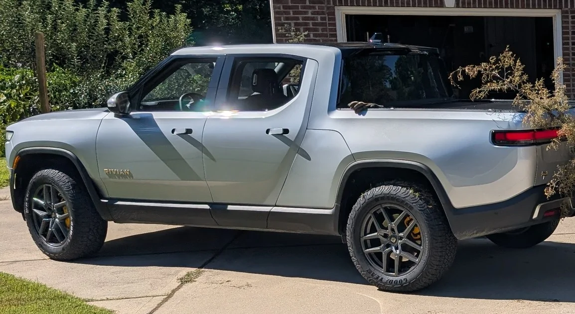 Rivian R1T R1S New MSW Type 52 Wheels in Gloss Black PXL_20250913_143909566