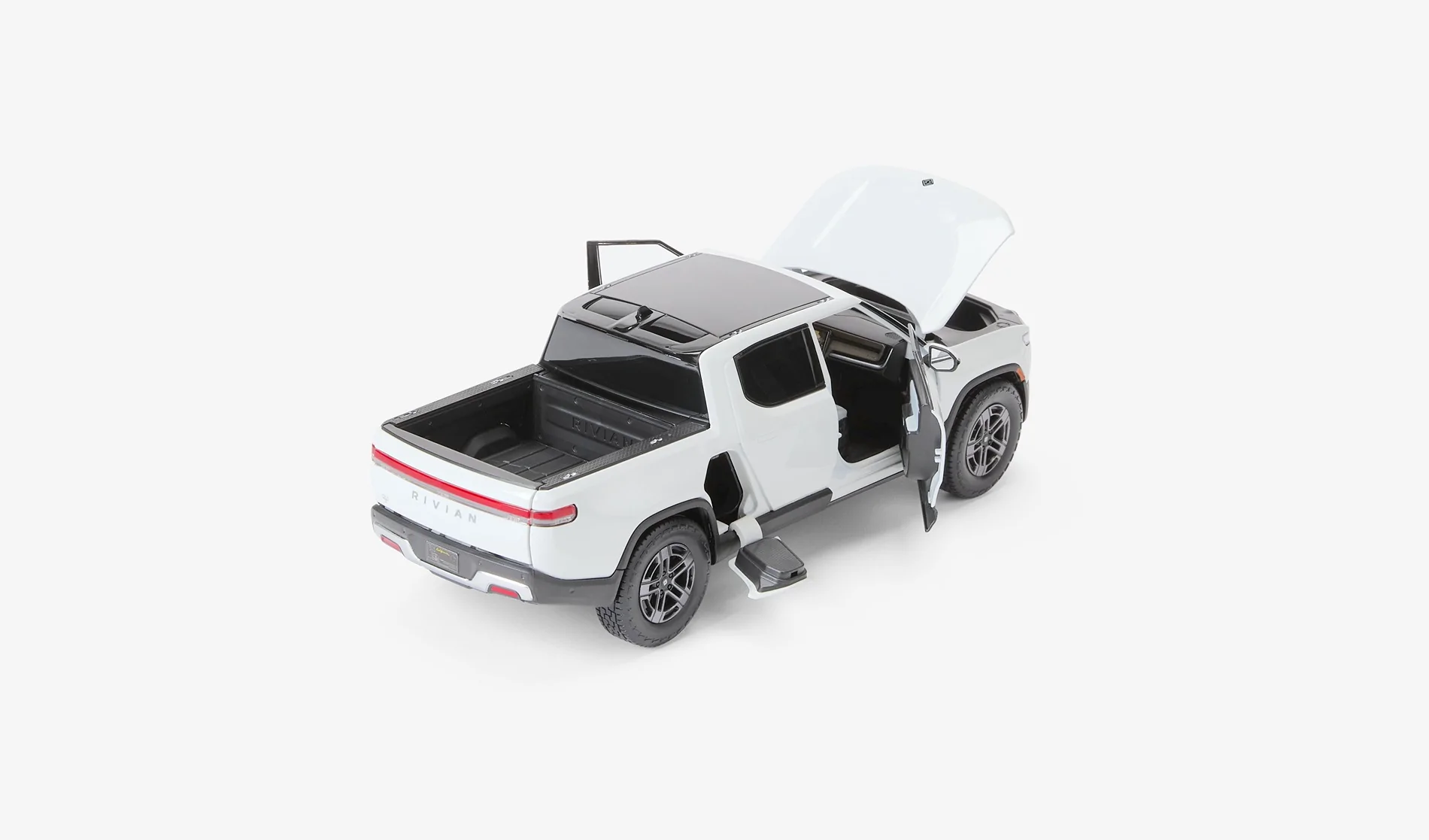 Rivian R1T R1S R1T Mini Diecast 1:20 Scale Car + More Gear Shop Items Released 005_250421_Elsie_Fang_3P000893-GLA_Detail_2_0036